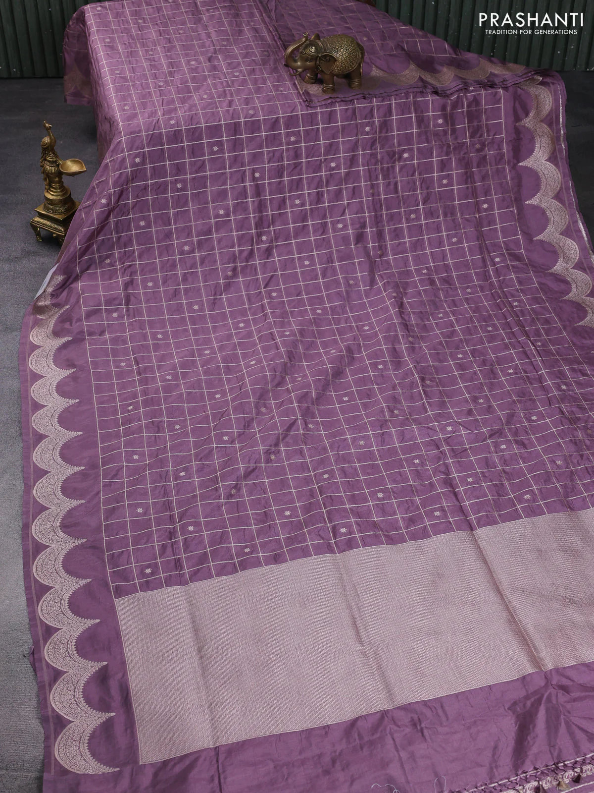 Banarasi semi katan saree pastel lavender with allover zari checks and zari woven border - Image 2