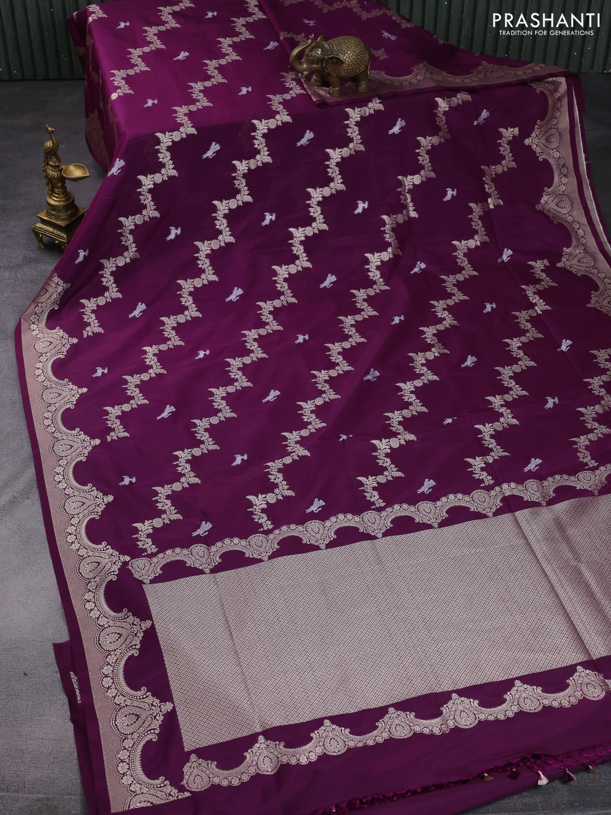Banarasi semi katan saree purple with silver & gold zari weaves and zari woven border - Image 2