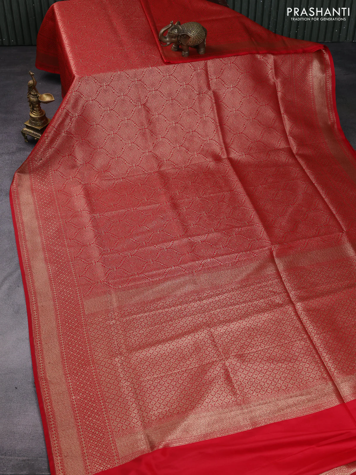 Banarasi semi katan saree red with allover thread & zari woven brocade weaves and woven border - Image 2