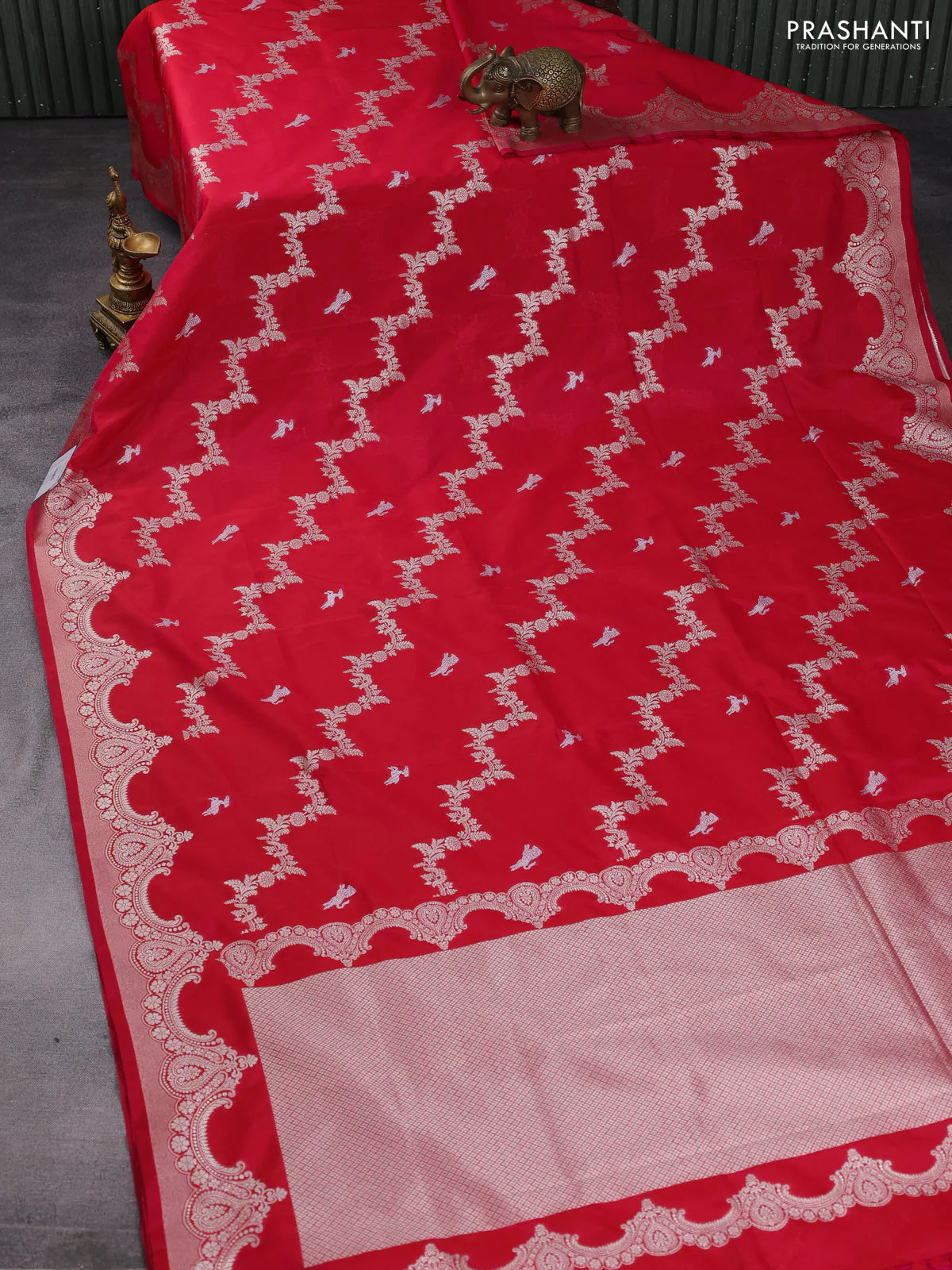 Banarasi semi katan saree reddish pink with silver & gold zari weaves and zari woven border - Image 2