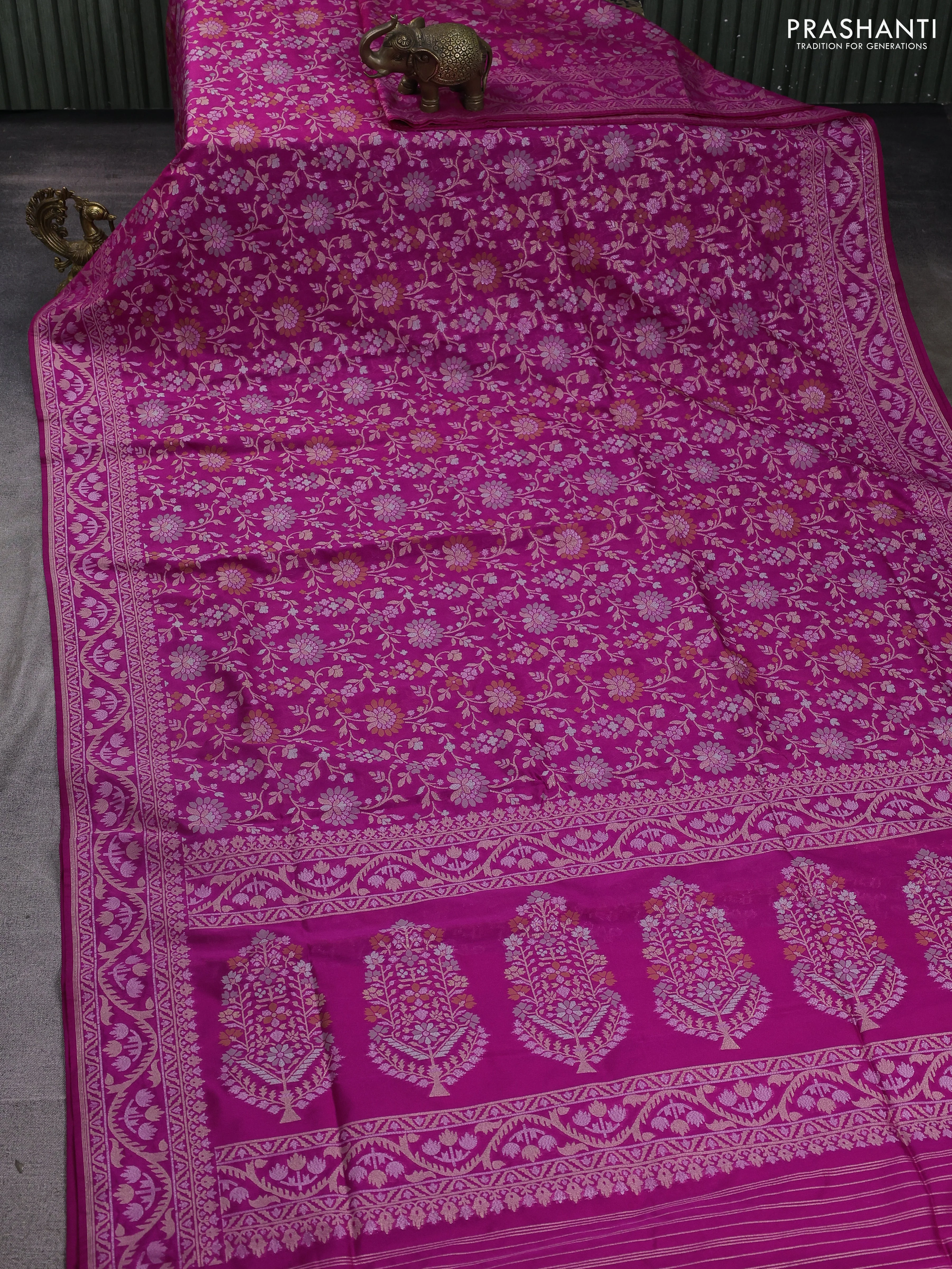 Banarasi semi katan silk saree magenta pink with allover thread & zari jamdhani weaves and zari woven border - Image 2