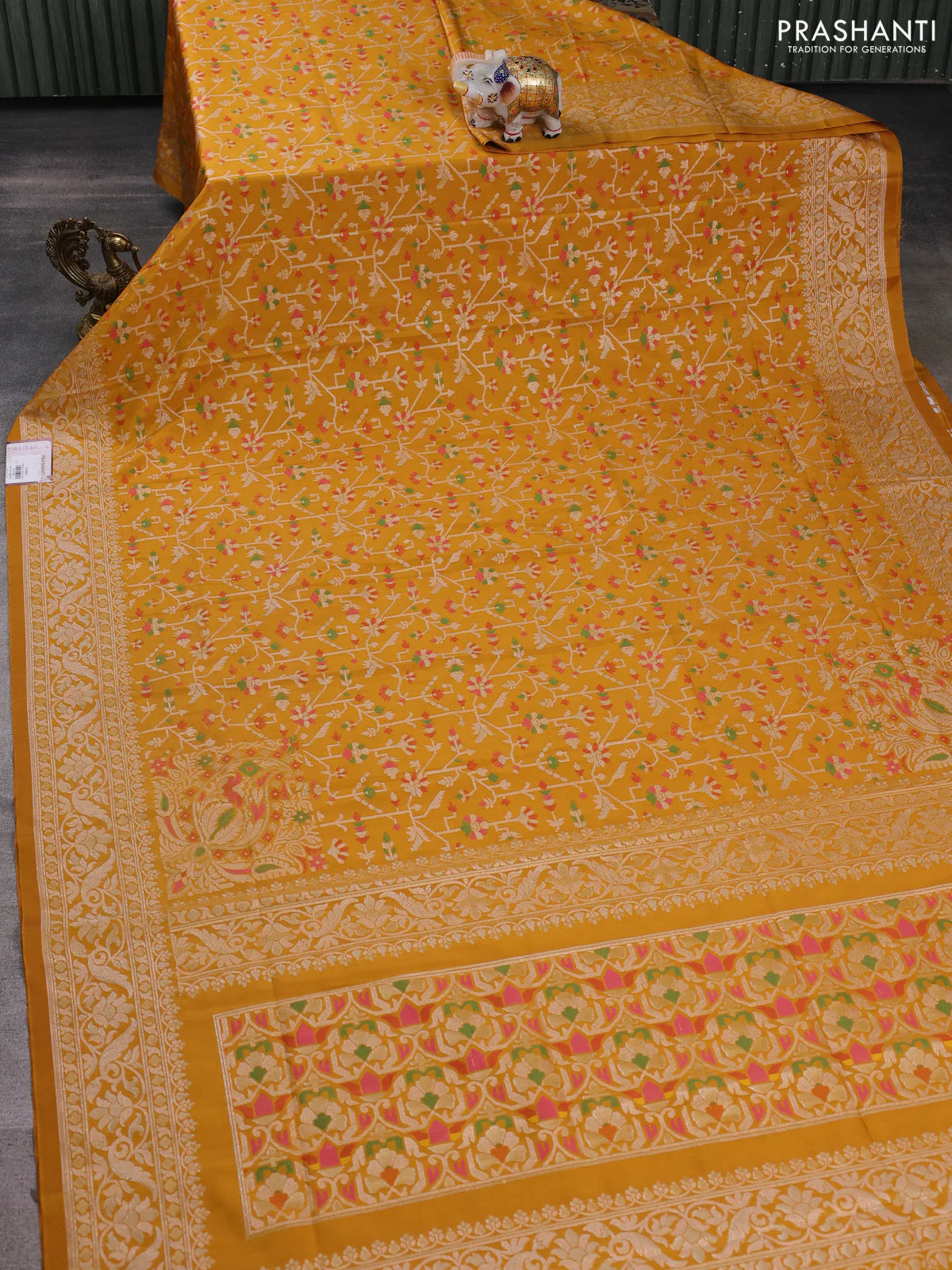 Banarasi semi katan silk saree mustard yellow with allover jamdhani weaves and zari woven border - Image 2