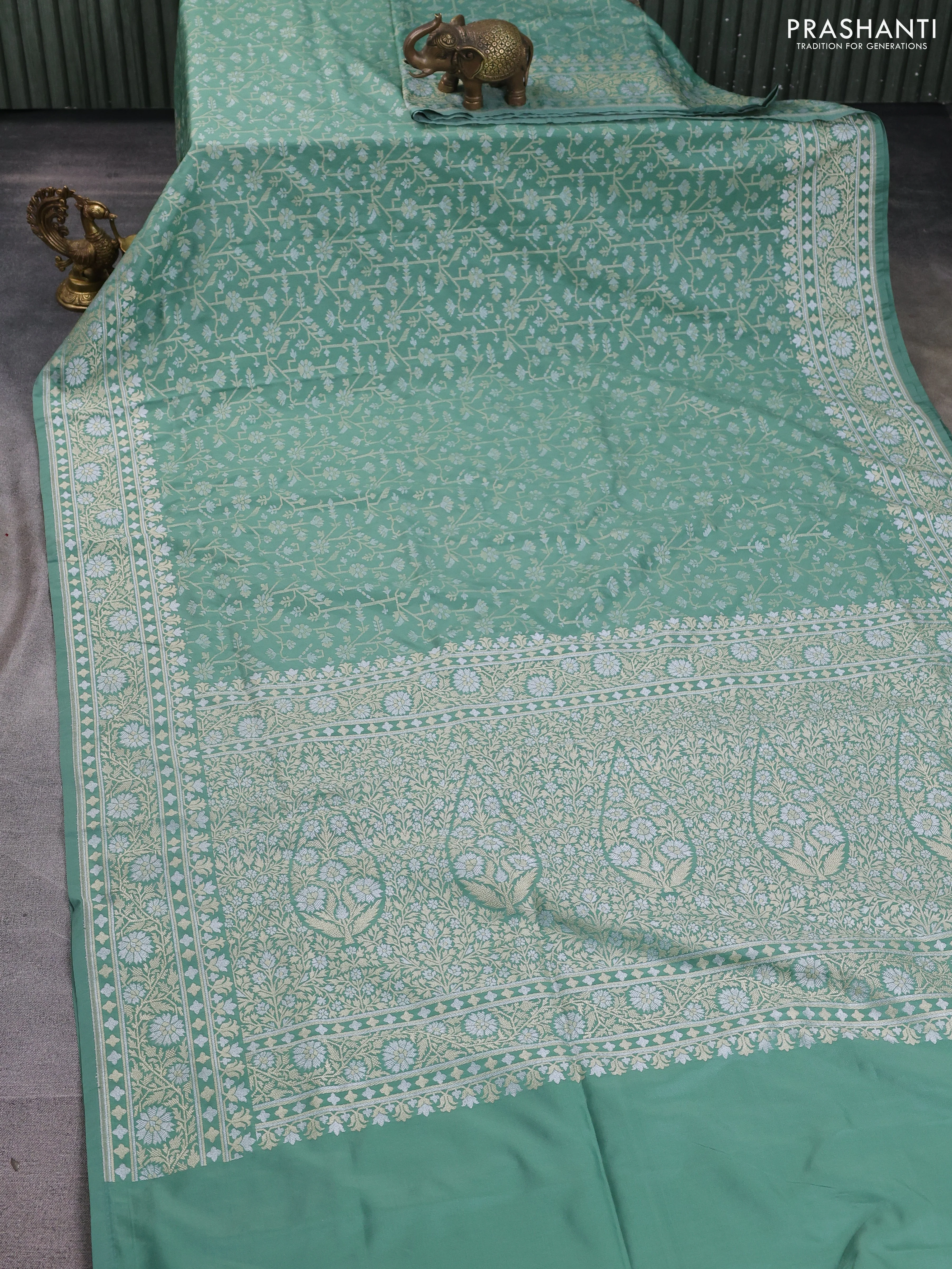 Banarasi semi katan silk saree pastel green with allover jamdhani weaves and zari woven border - Image 2