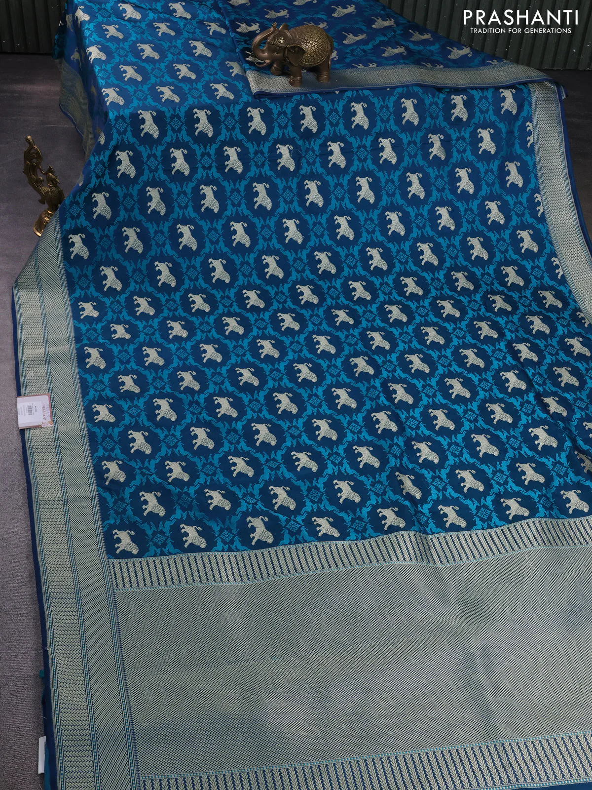Banarasi semi mushru silk saree dual shade of blue and teal green with allover thread weaves & buttas and zari woven border - Image 2