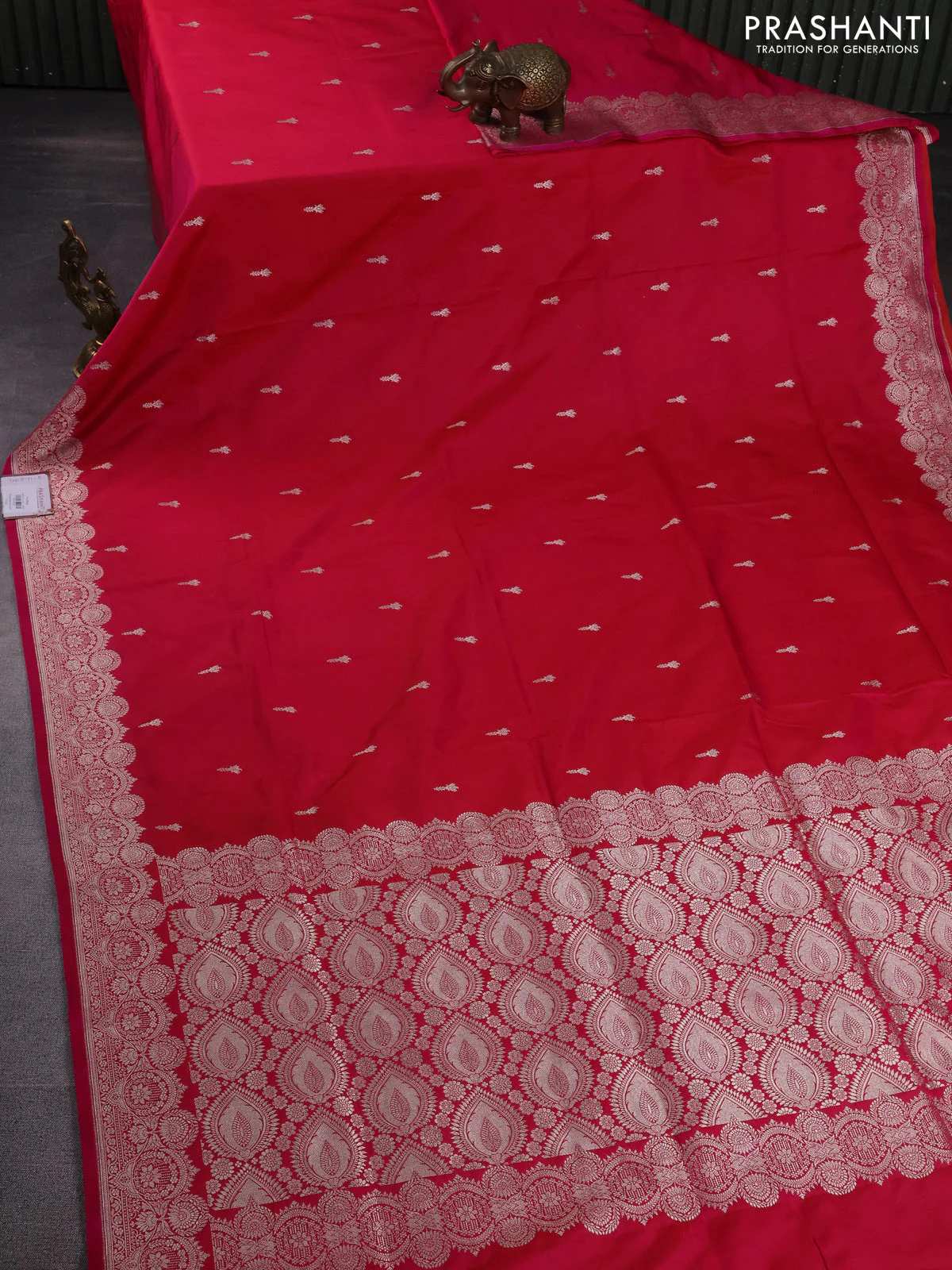 Banarasi semi mushru silk saree dual shade of pink with allover zari woven buttas and zari woven border - Image 2