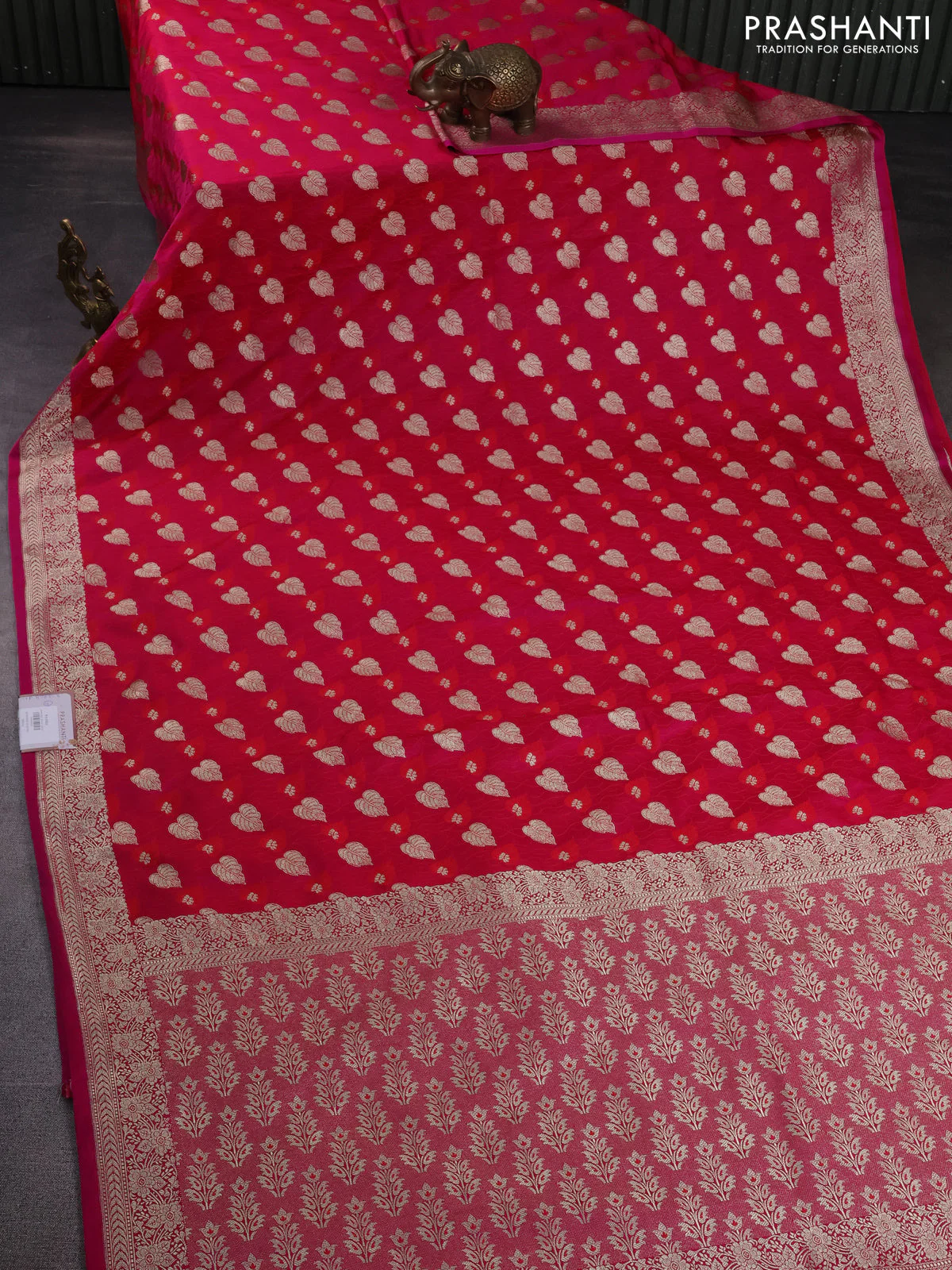 Banarasi semi mushru silk saree pink with allover thread & zari weaves and zari woven border - Image 2