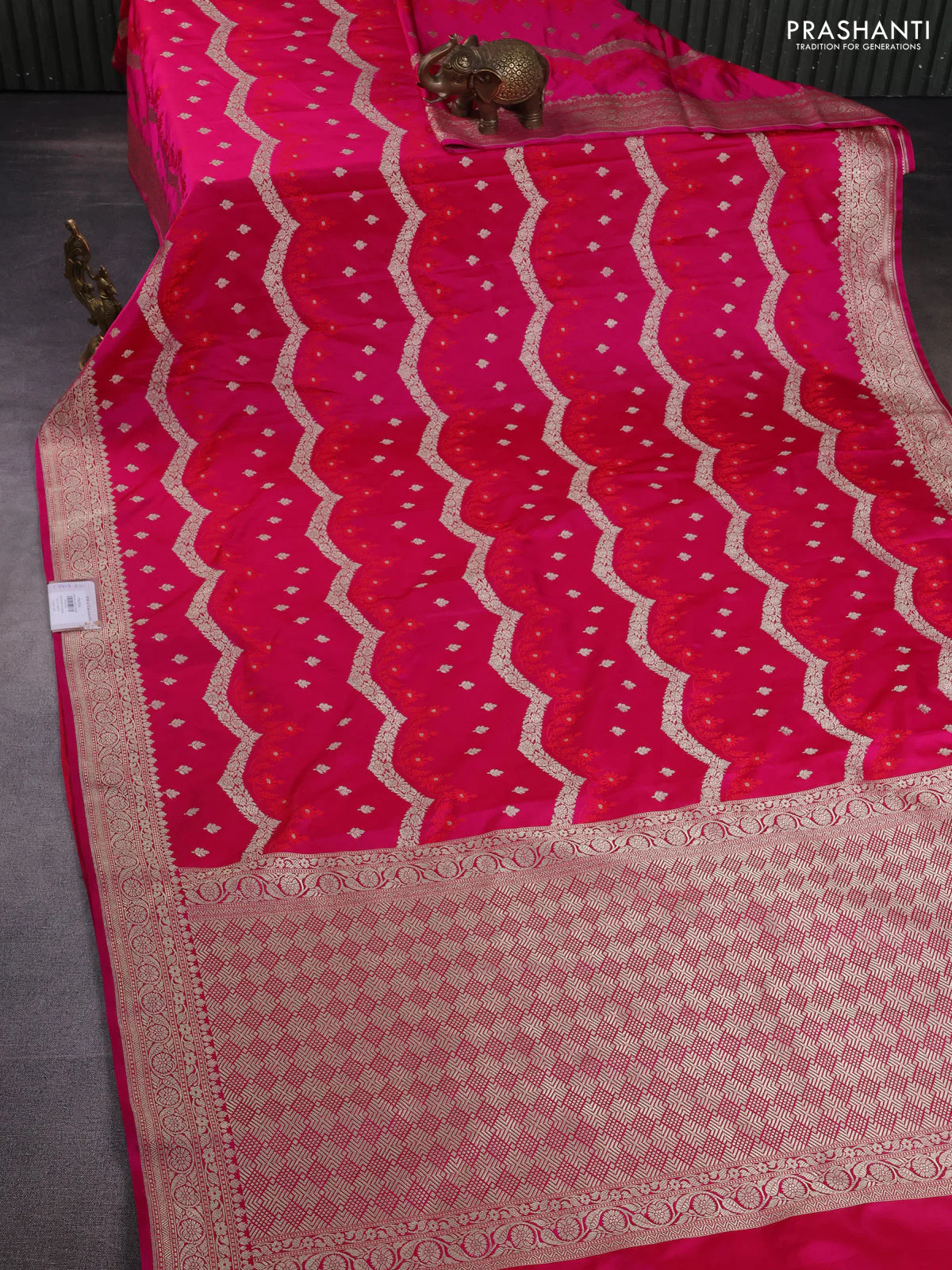 Banarasi semi mushru silk saree pink with allover zari weaves & buttas and zari woven border - Image 2