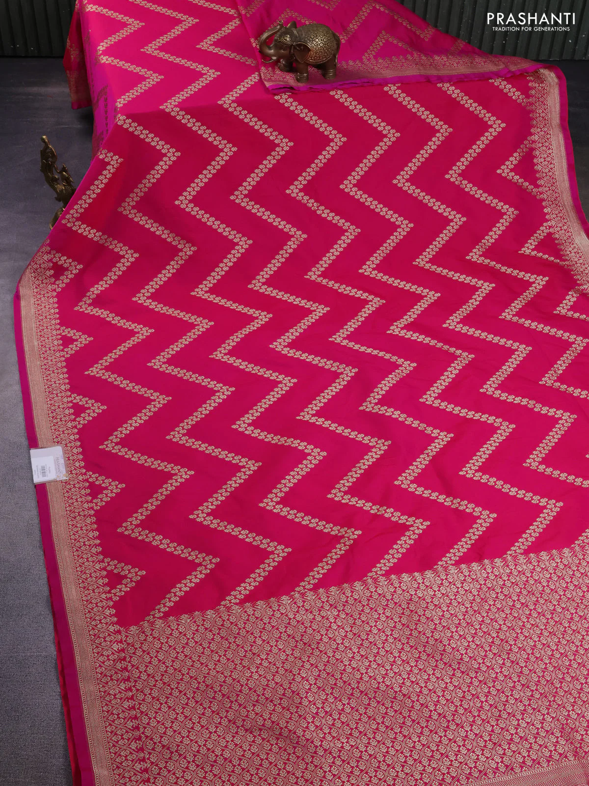 Banarasi semi mushru silk saree pink with allover zig zag zari weaves and zari woven border - Image 2