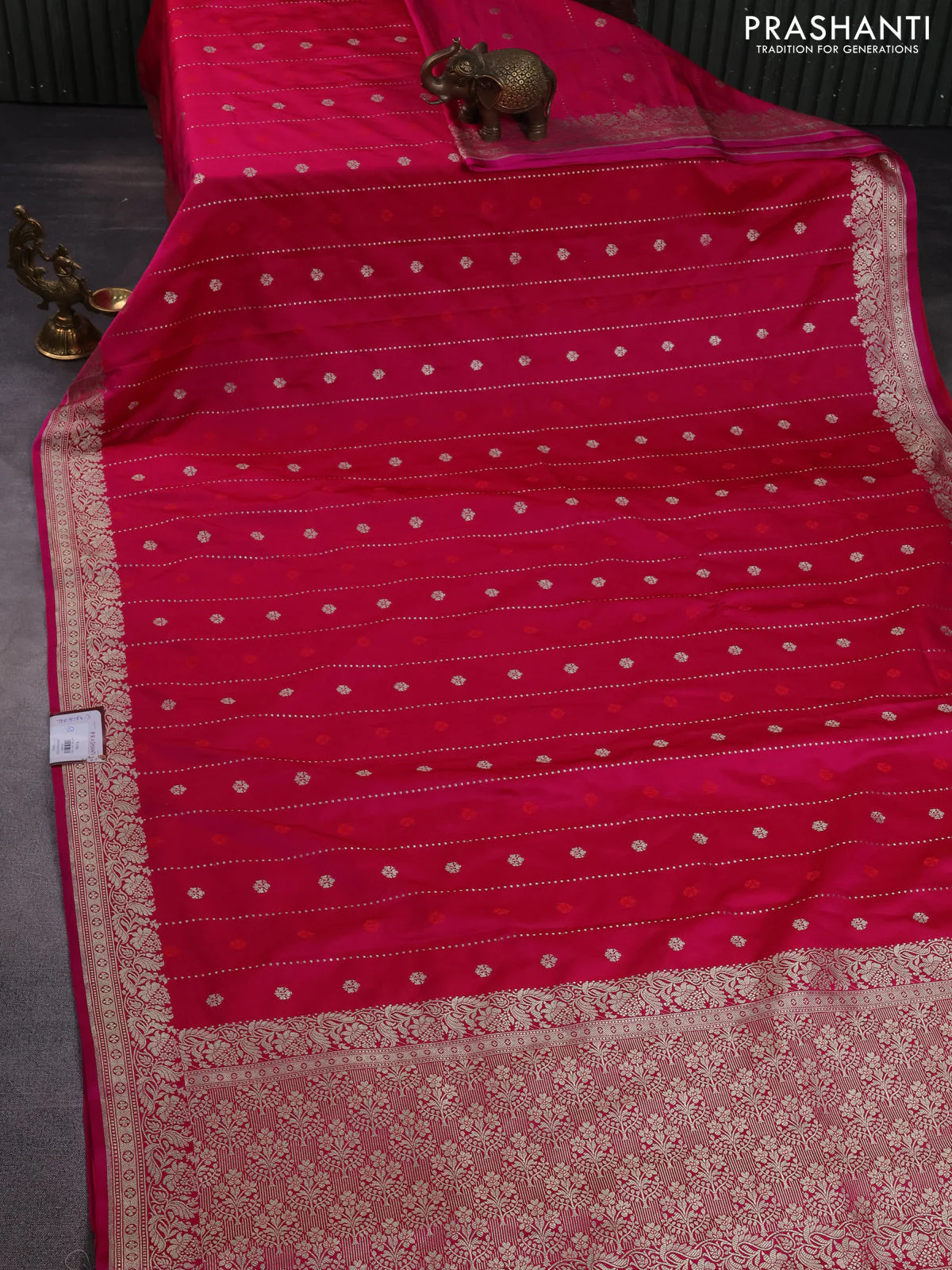 Banarasi semi mushru silk saree pink with thread & zari woven buttas and zari woven border - Image 2