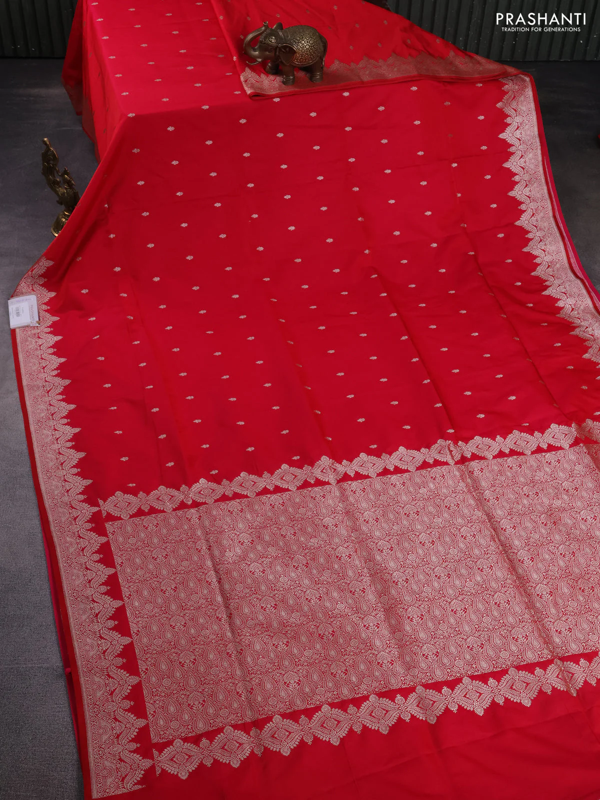 Banarasi semi mushru silk saree reddish pink with allover zari woven buttas and zari woven border - Image 2