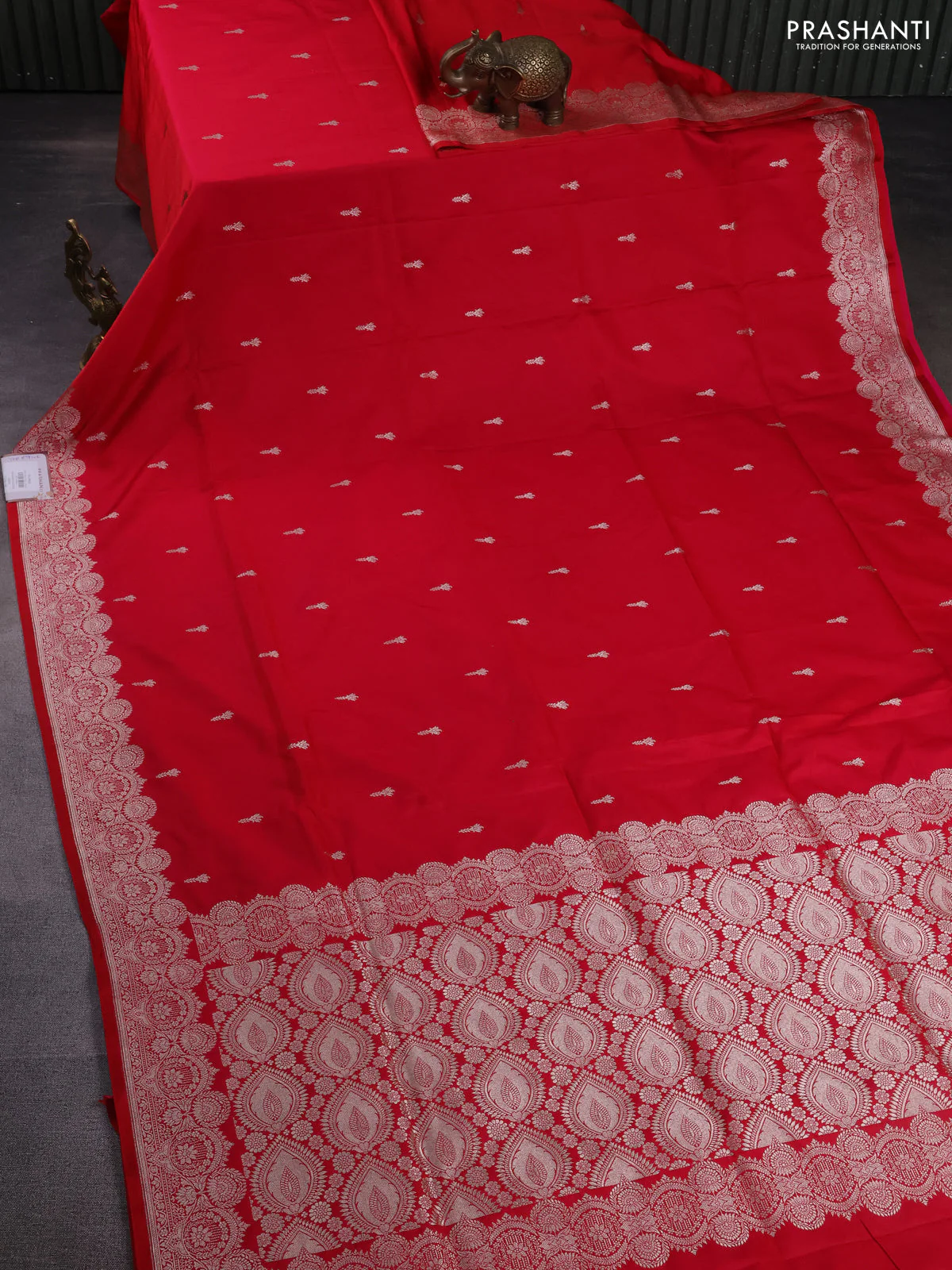 Banarasi semi mushru silk saree reddish pink with allover zari woven buttas and zari woven border - Image 2