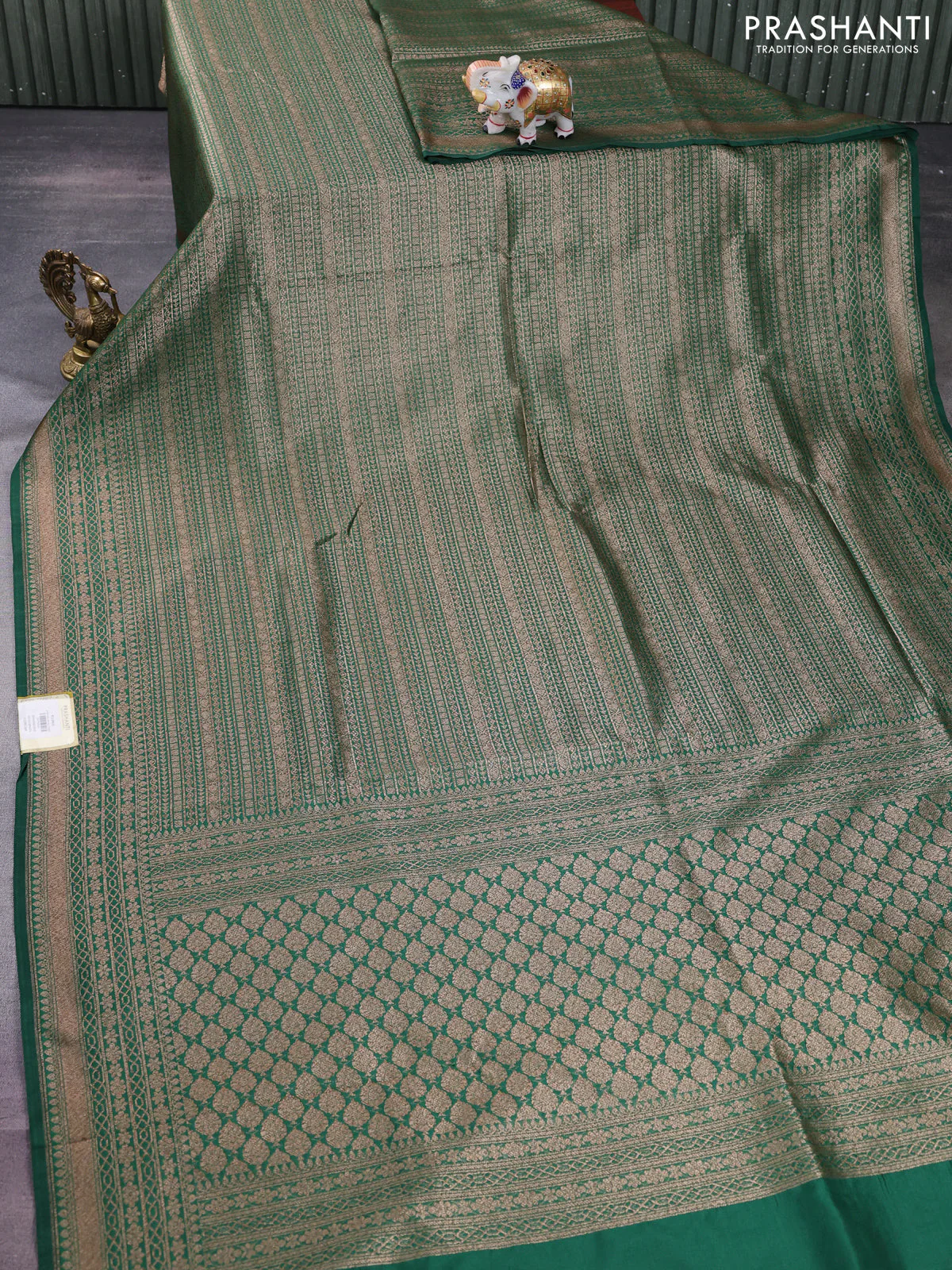 Banarasi semi silk saree green with allover thread & zari weaves and woven border - Image 2