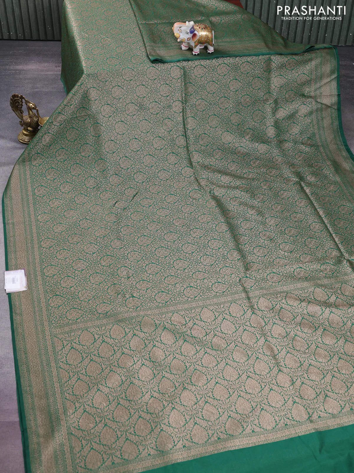 Banarasi semi silk saree green with allover thread & zari weaves and woven border - Image 2