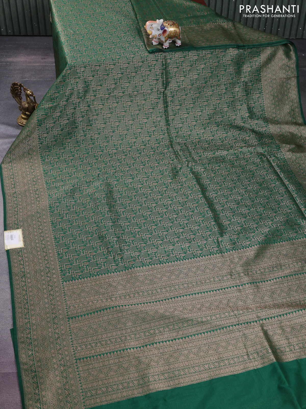 Banarasi semi silk saree green with allover thread & zari weaves and woven border - Image 2