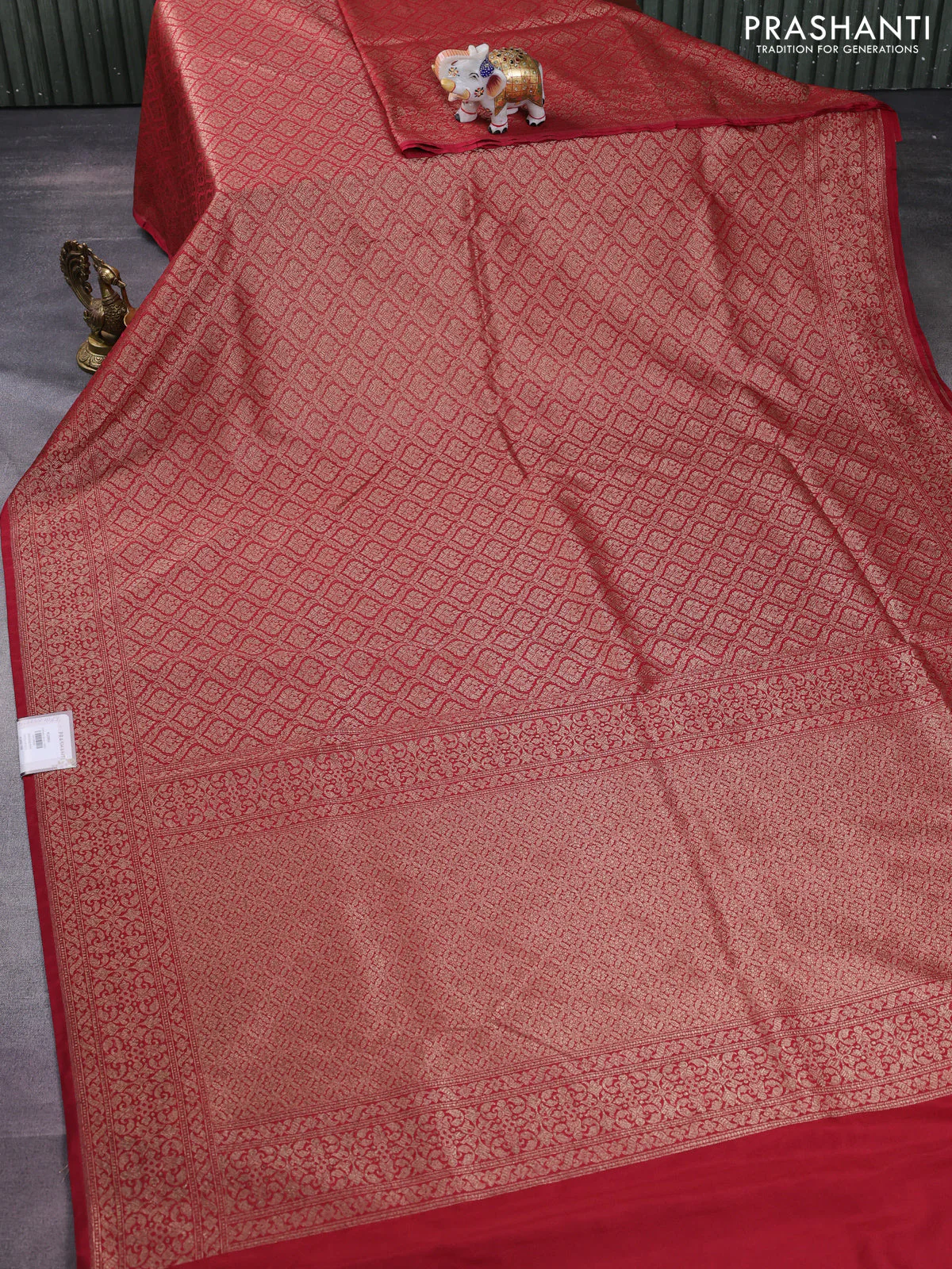 Banarasi semi silk saree maroon with allover thread & zari weaves and woven border - Image 2