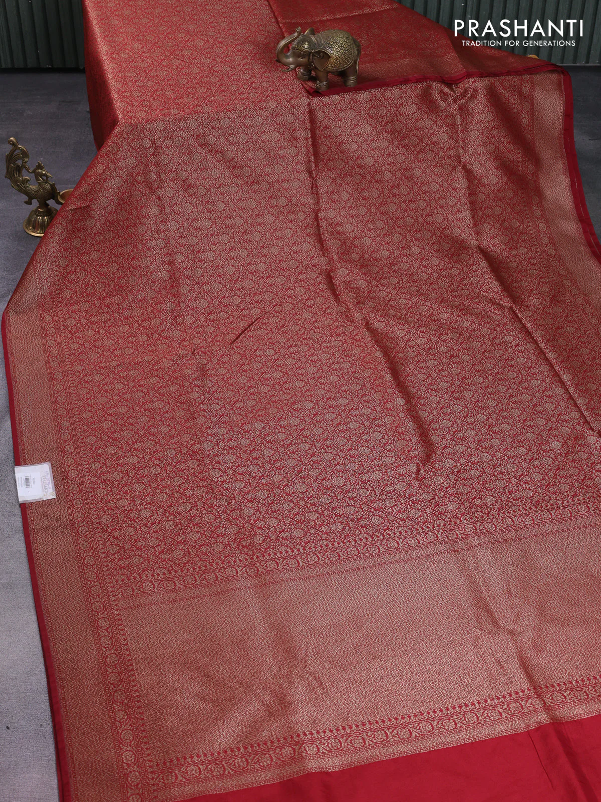 Banarasi semi silk saree maroon with allover thread & zari weaves and woven border - Image 2