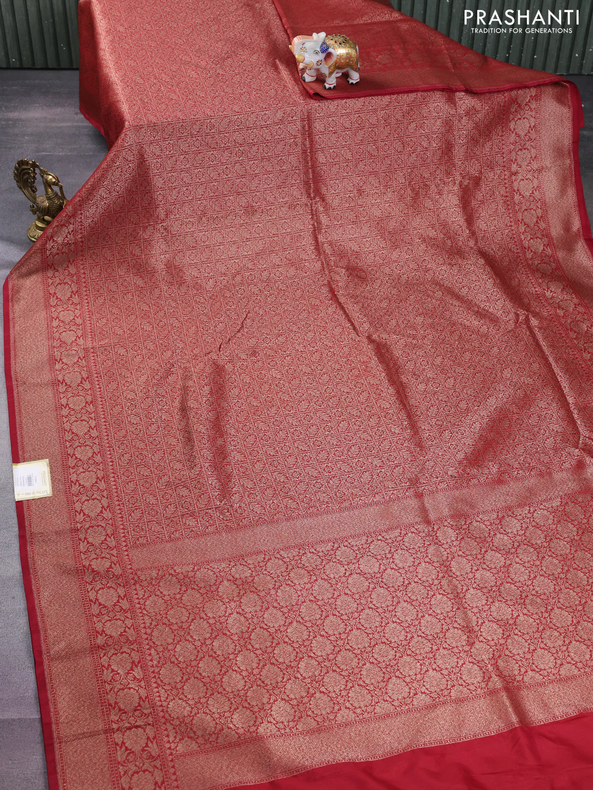 Banarasi semi silk saree maroon with allover thread & zari weaves and woven border - Image 2