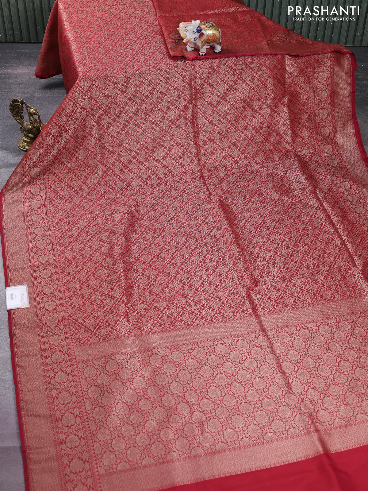 Banarasi semi silk saree maroon with allover thread & zari weaves and woven border - Image 2