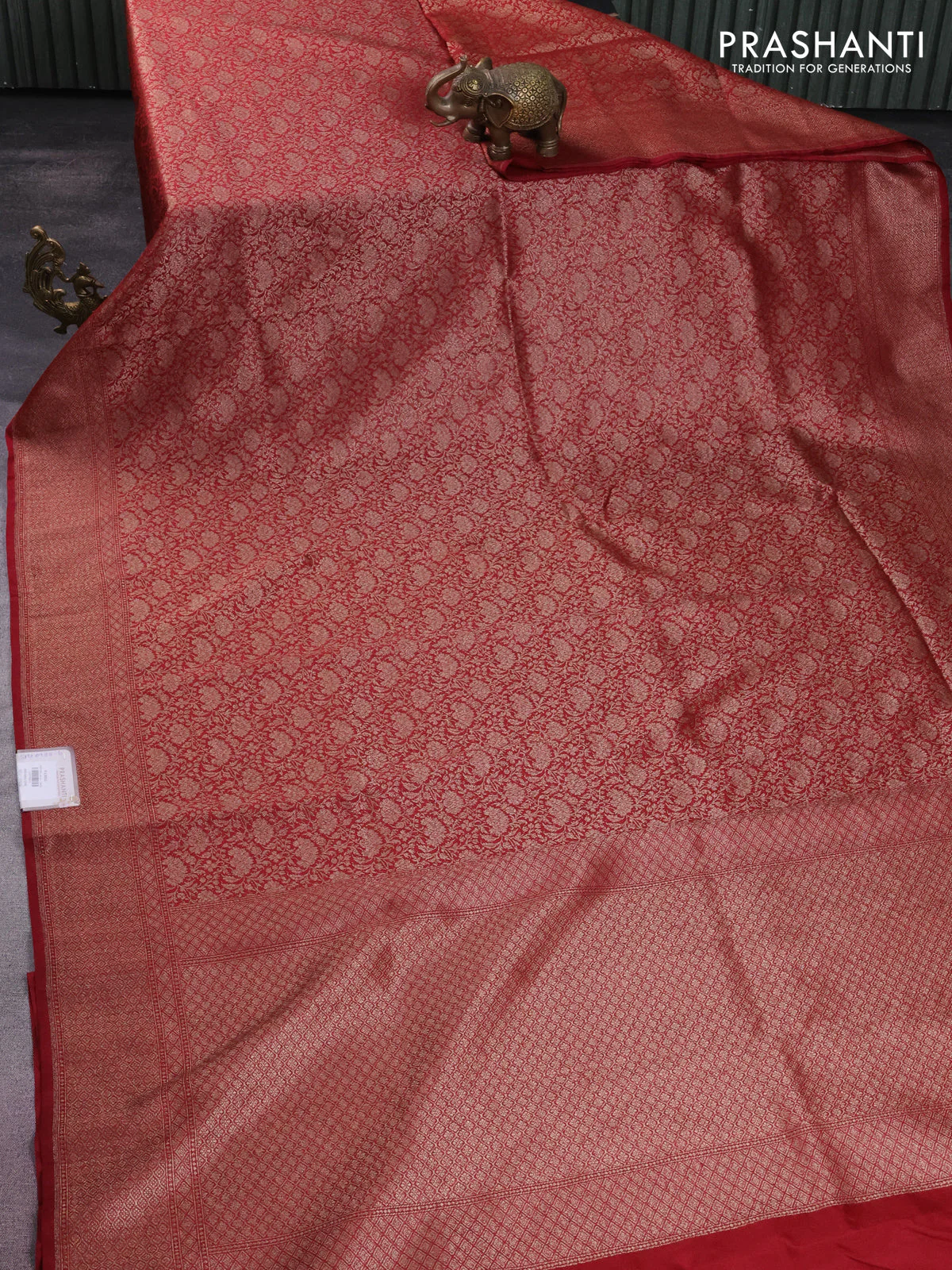 Banarasi semi silk saree maroon with allover thread & zari weaves and woven border - Image 2