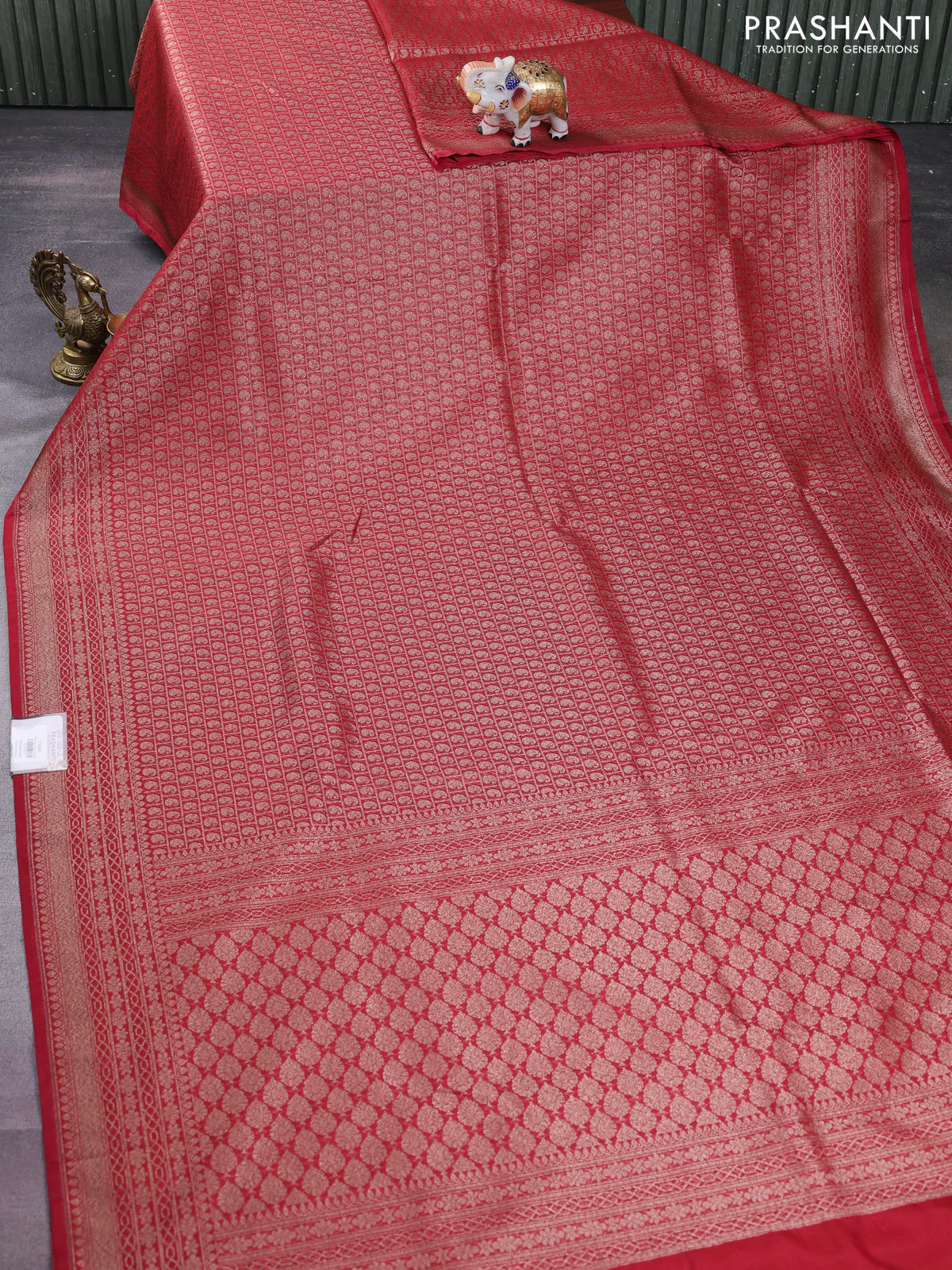 Banarasi semi silk saree maroon with allover thread & zari weaves and woven border - Image 2