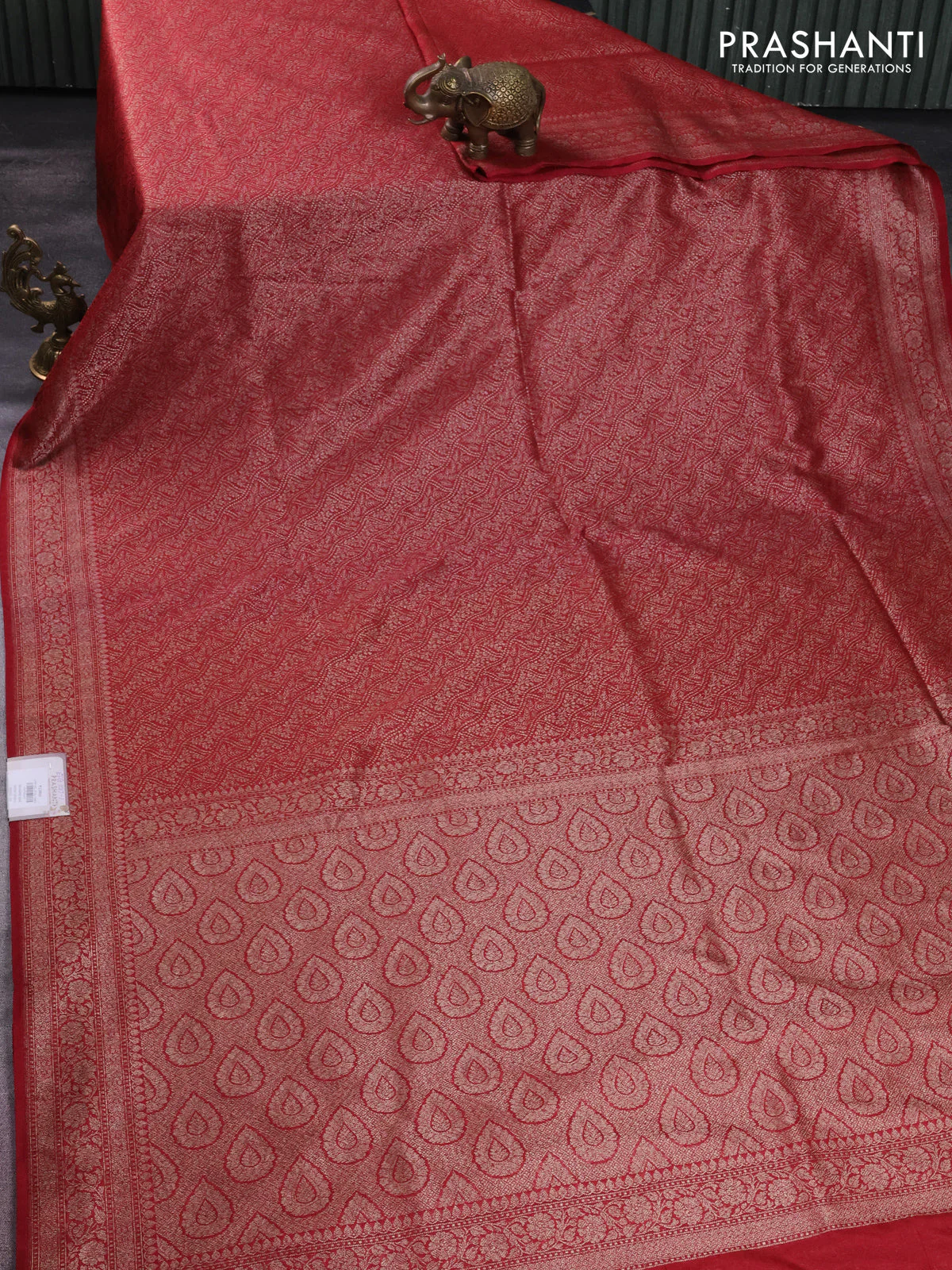 Banarasi semi silk saree maroon with allover thread & zari weaves and woven border - Image 2