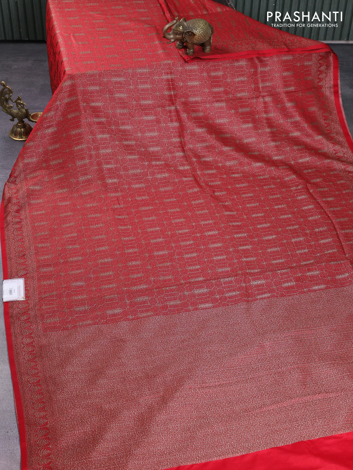 Banarasi semi silk saree maroon with allover thread & zari weaves and woven border - Image 2