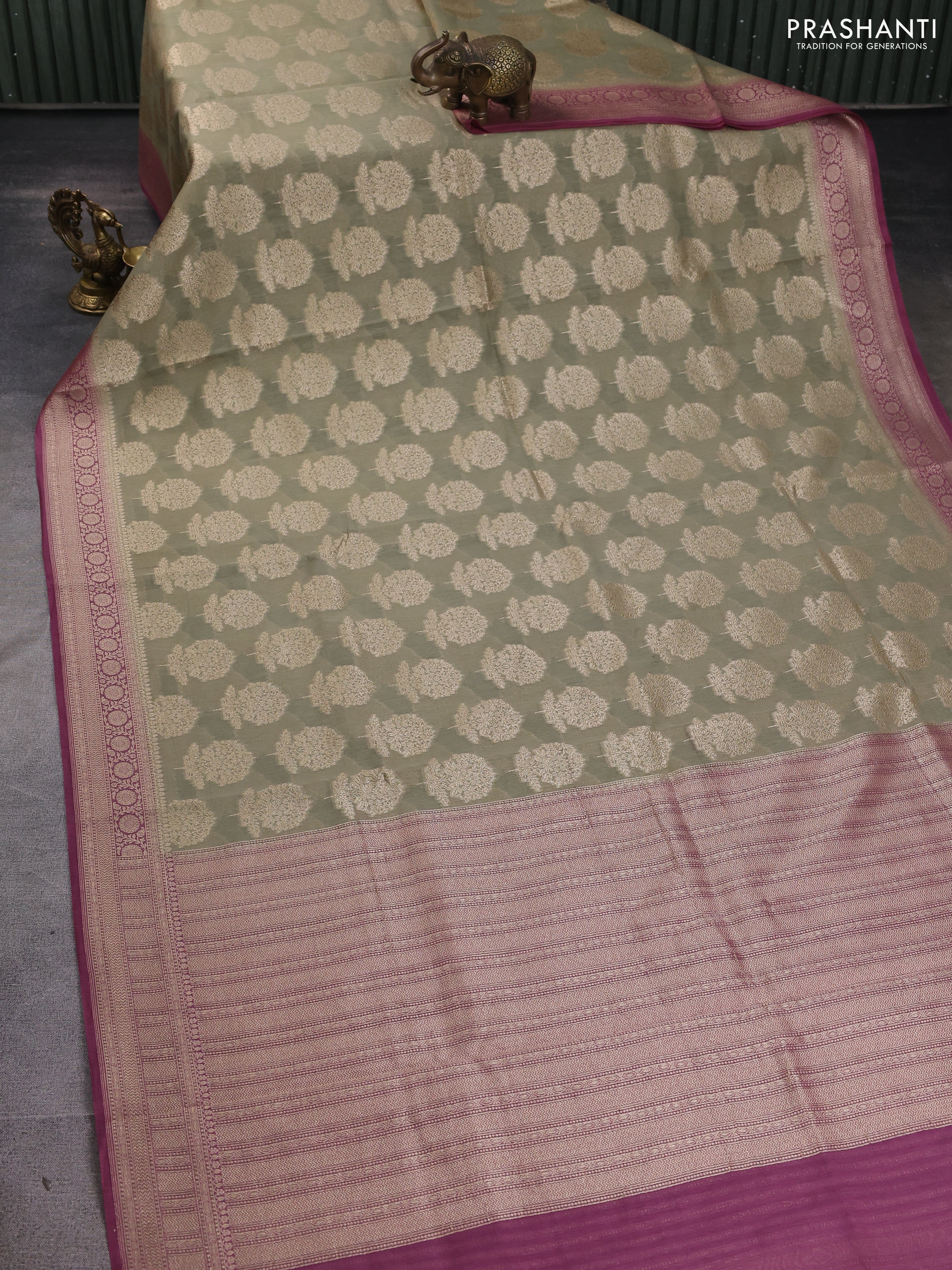 Banarasi silk cotton saree beige and mauve pink with allover zari woven buttas and zari woven border - Image 2