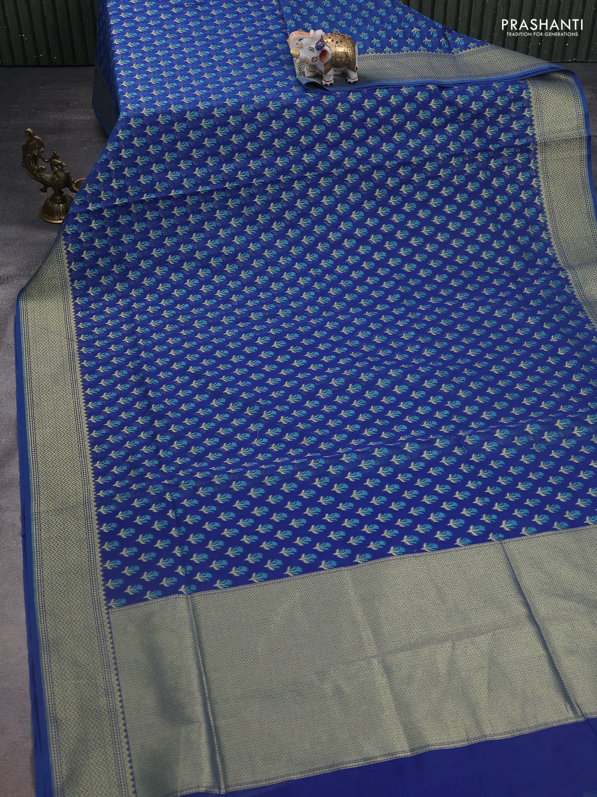 Banarasi silk cotton saree blue with allover thread & zari woven buttas and zari woven border - Image 2