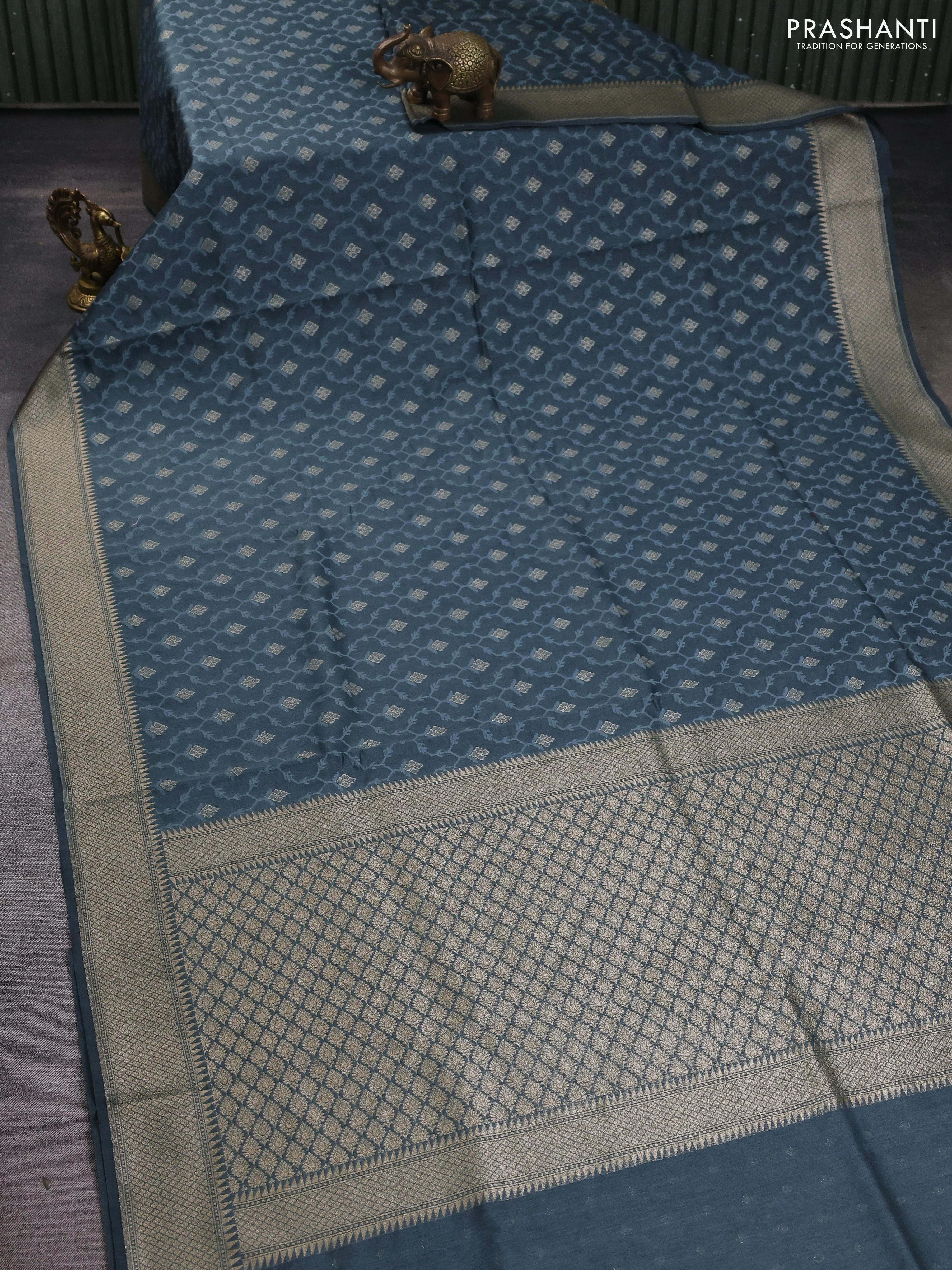 Banarasi silk cotton saree bluish grey with allover thread weaves & zari woven buttas and zari woven border - Image 2