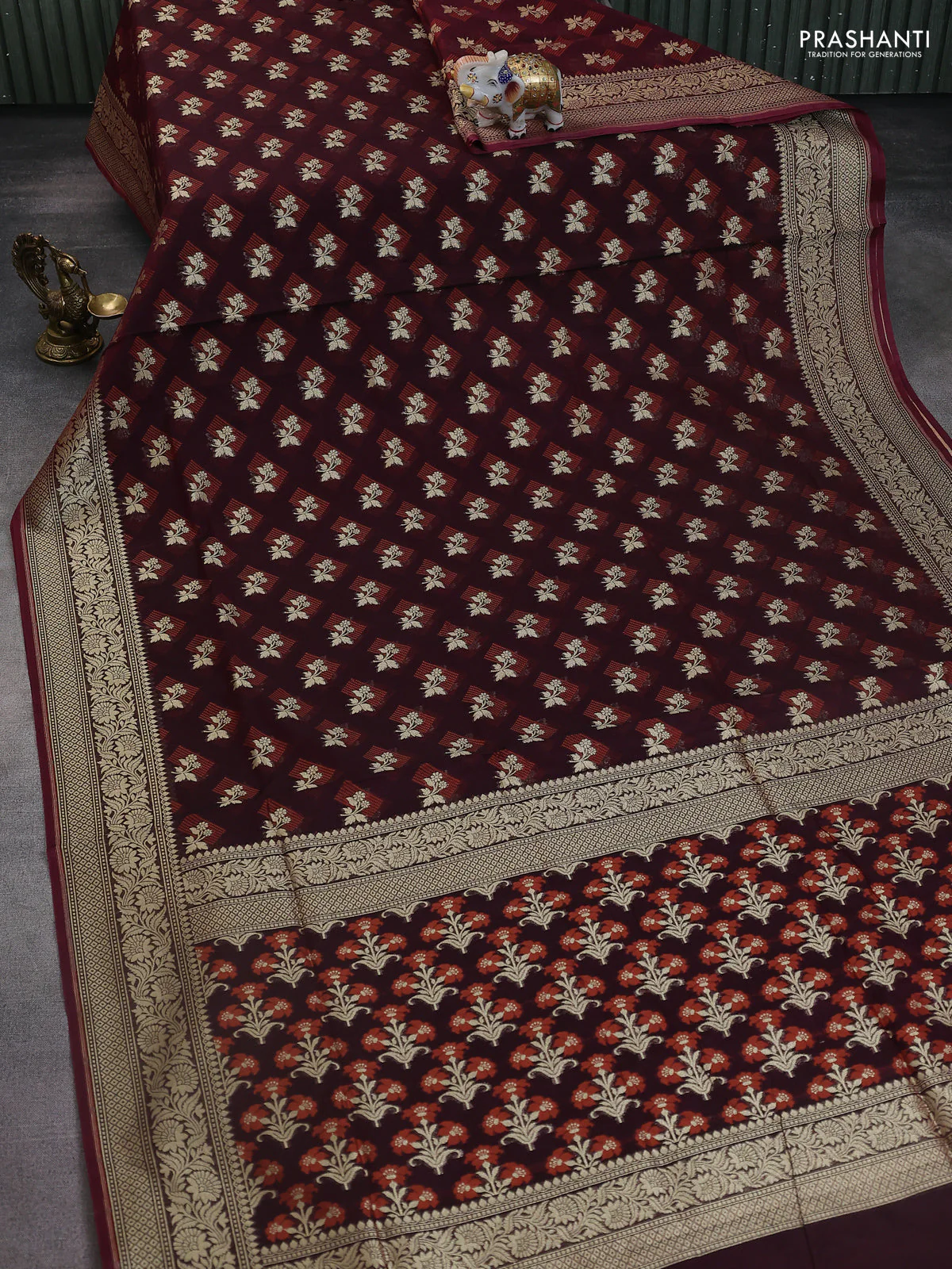 Banarasi silk cotton saree deep maroon with allover floral zari woven buttas and zari woven border - Image 2