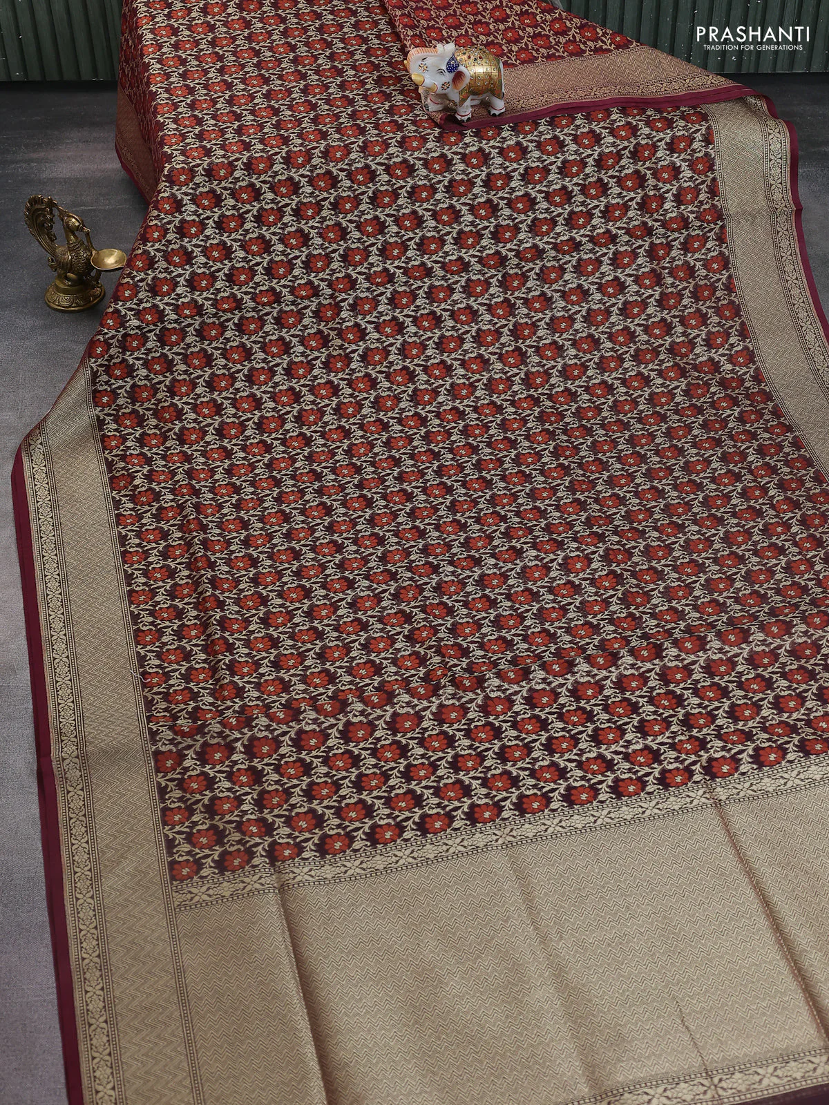 Banarasi silk cotton saree deep maroon with allover zari weaves and zari woven border - Image 2