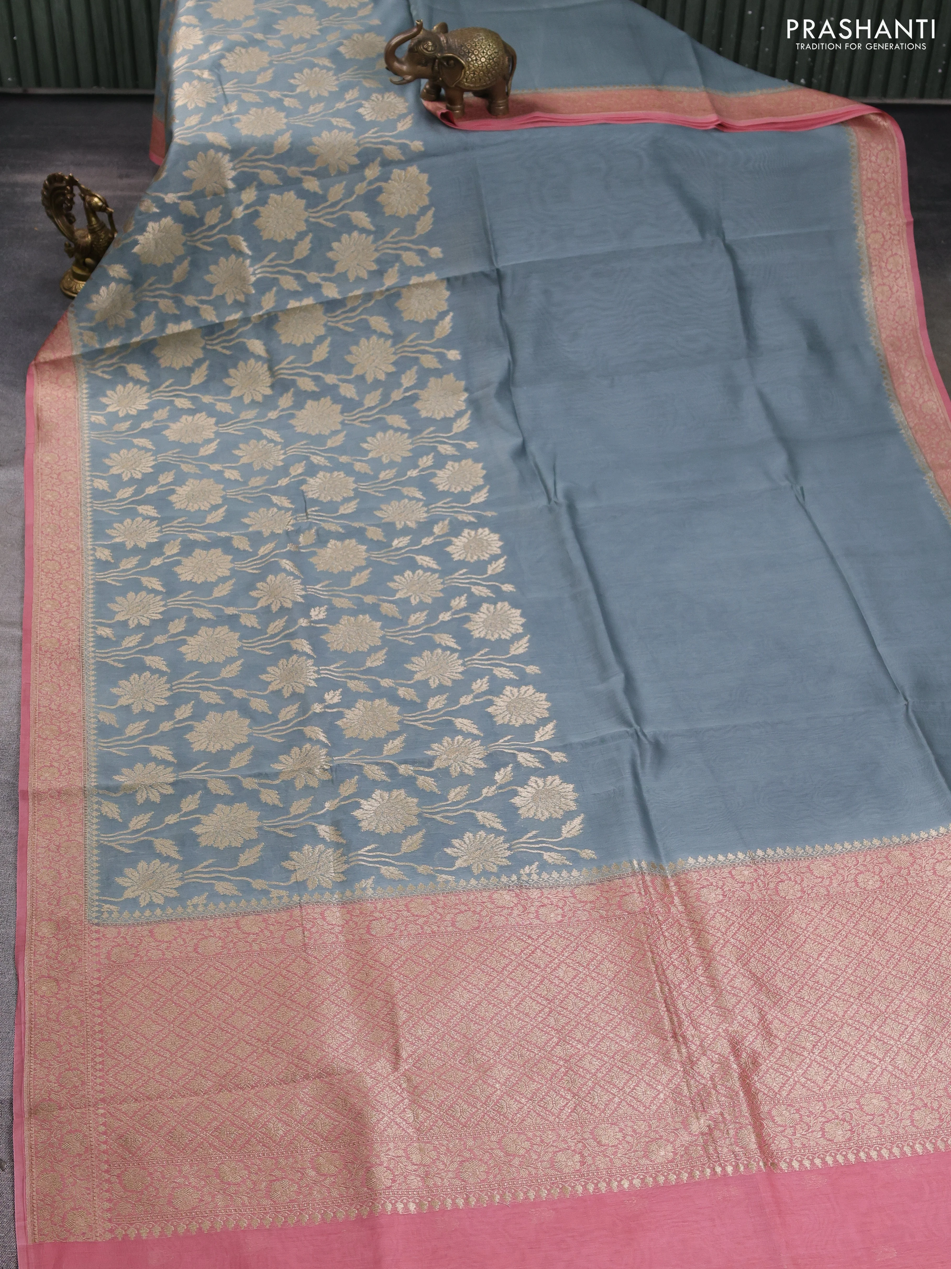 Banarasi silk cotton saree grey and pink with allover zari weaves and zari woven border - Image 2