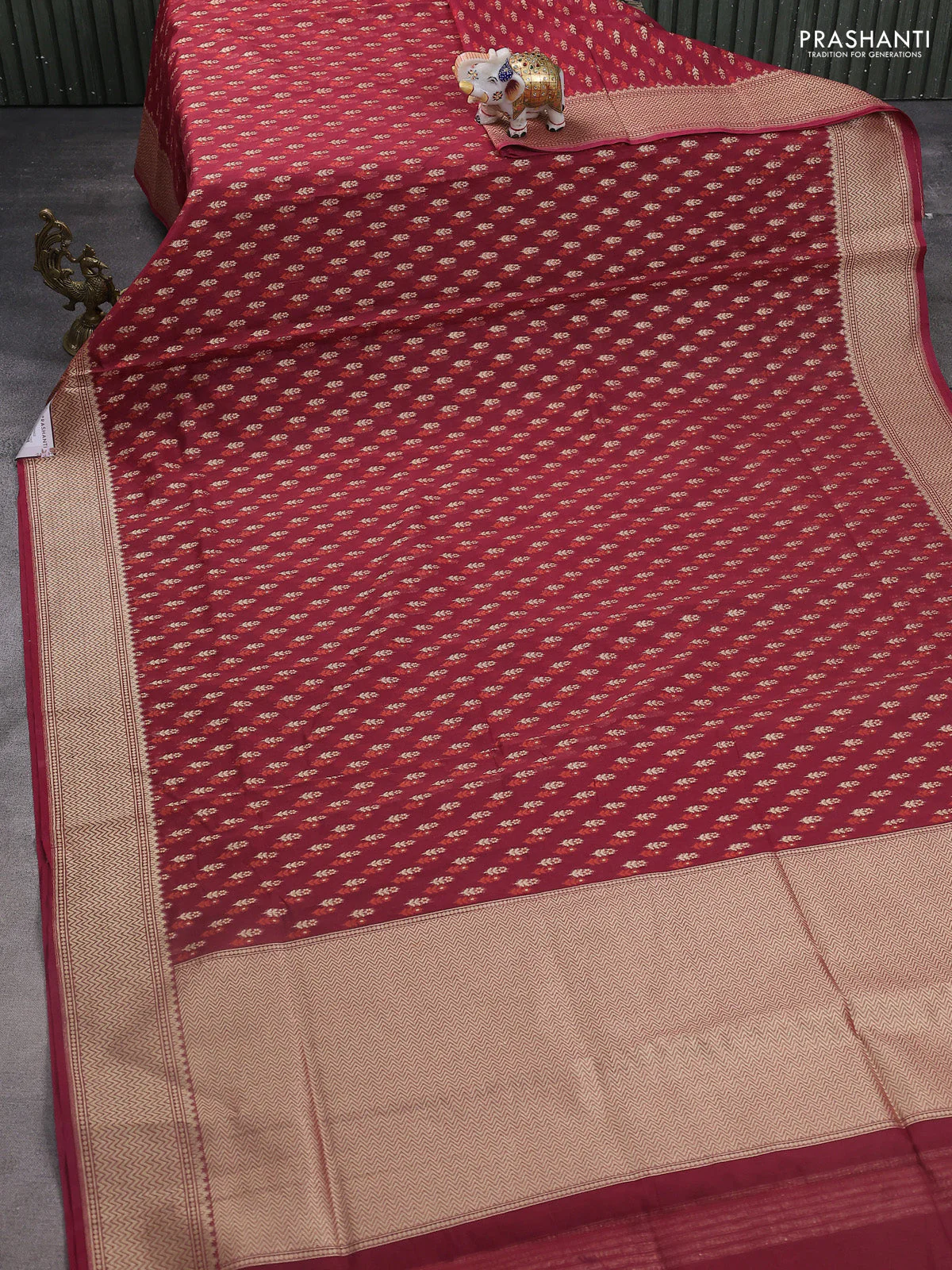 Banarasi silk cotton saree maroon with allover zari weaves and temple zari woven border - Image 2