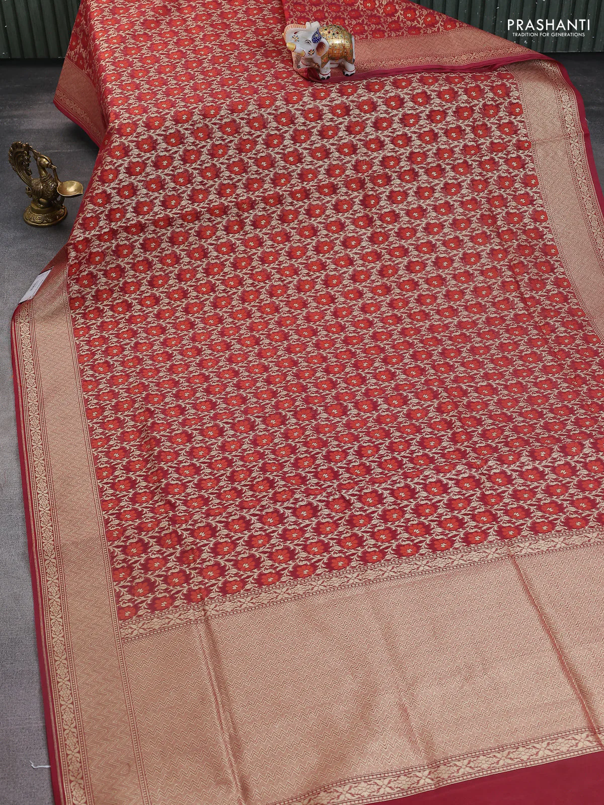 Banarasi silk cotton saree maroon with allover zari weaves and zari woven border - Image 2