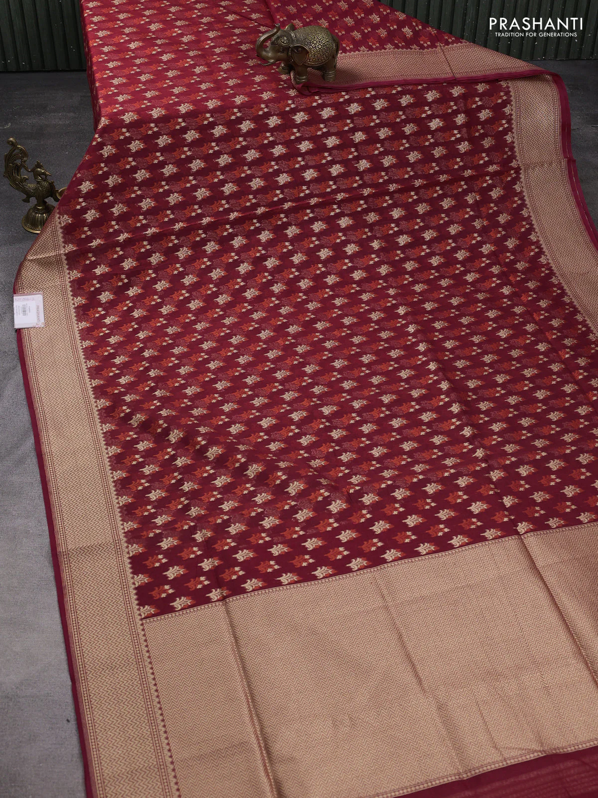 Banarasi silk cotton saree maroon with allover zari woven buttas and temple zari woven border - Image 2