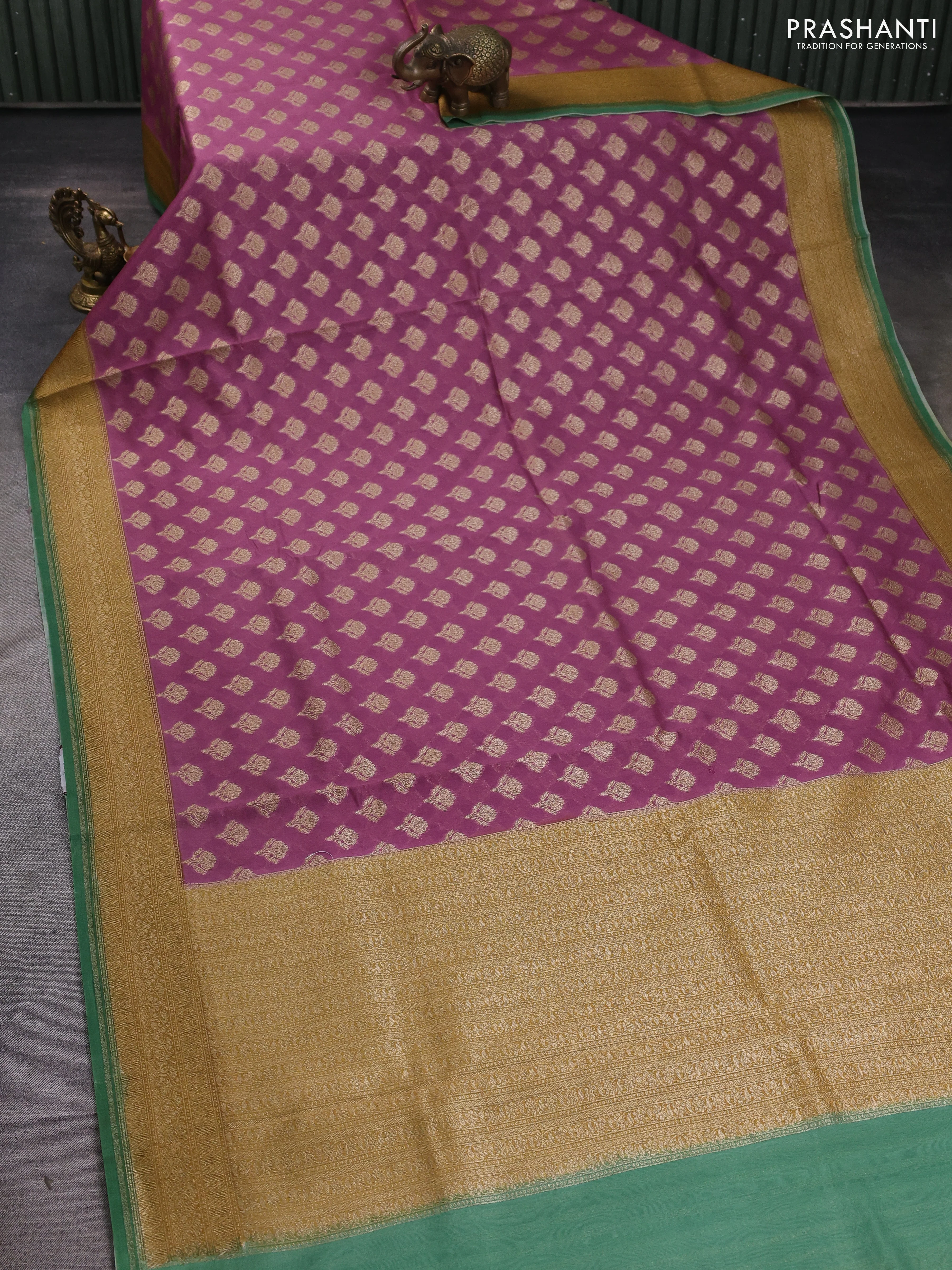 Banarasi silk cotton saree mauve pink and green with allover thread & zari woven buttas and woven border - Image 2