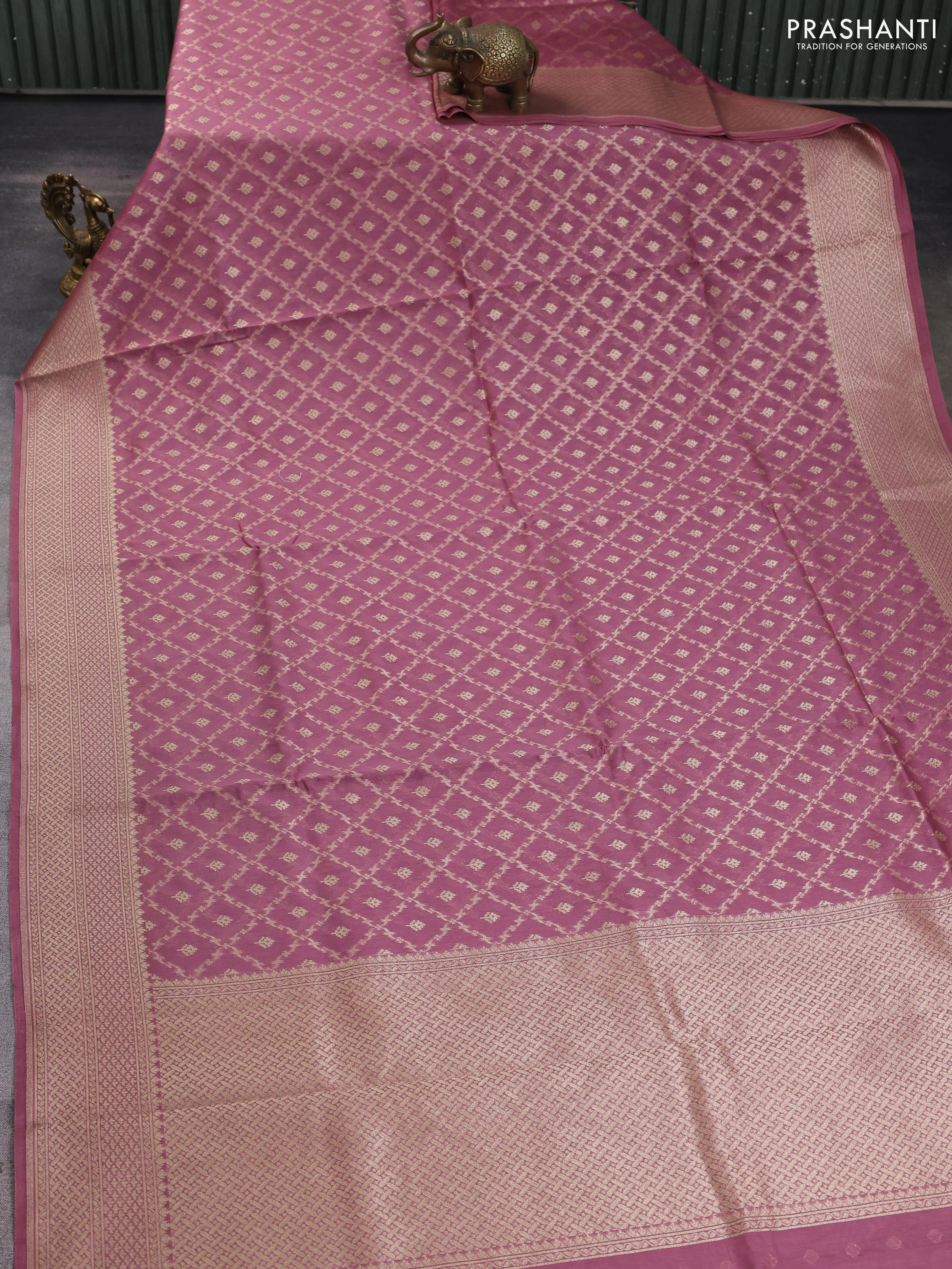 Banarasi silk cotton saree mauve pink with allover zari woven buttas and zari woven border - Image 2
