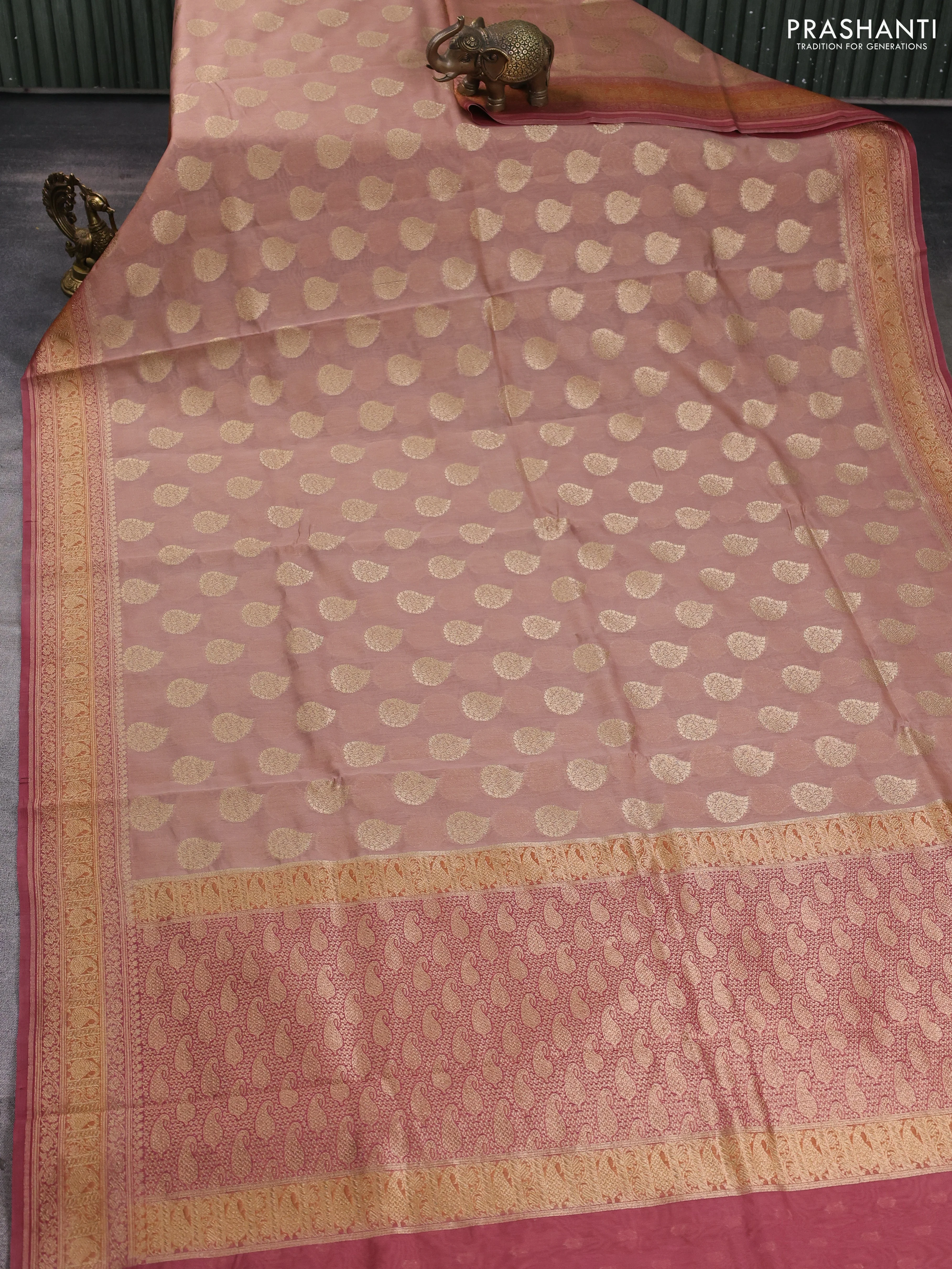 Banarasi silk cotton saree pastel peach and pastel maroon with allover zari woven buttas and zari woven border - Image 2