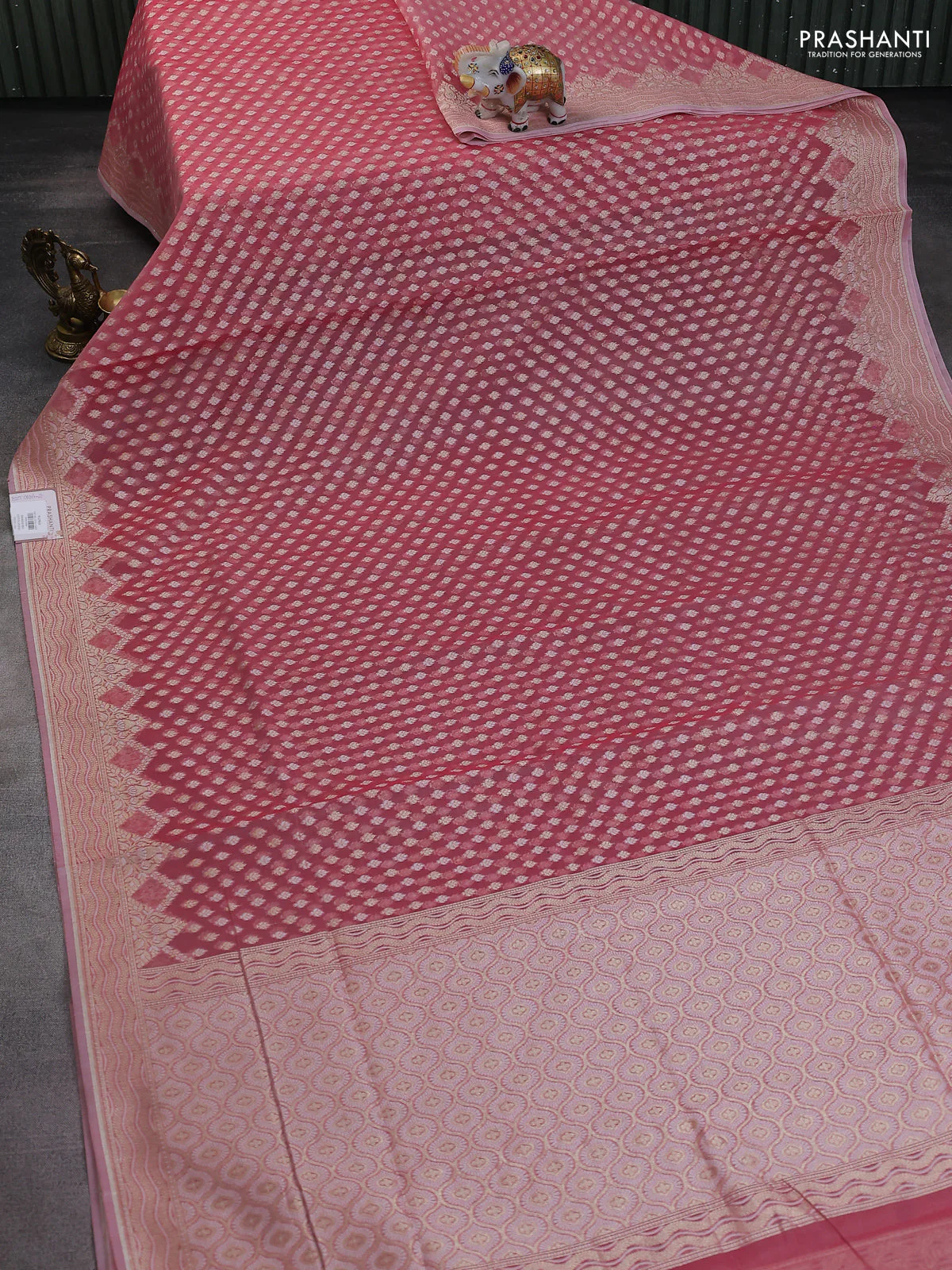 Banarasi silk cotton saree peach pink with allover thread & zari woven buttas and thread & zari woven border - Image 2