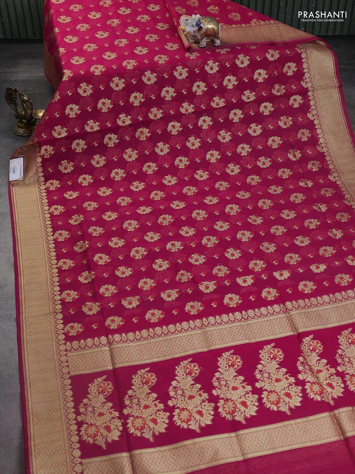 Banarasi silk cotton saree pink with allover floral zari woven buttas and zari woven border - Image 2