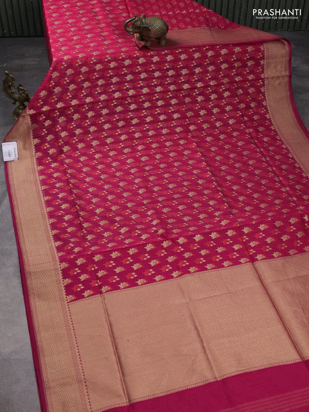 Banarasi silk cotton saree pink with allover zari woven buttas and temple zari woven border - Image 2
