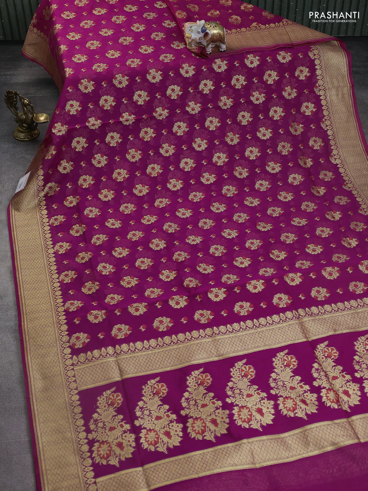 Banarasi silk cotton saree purple with allover floral zari woven buttas and zari woven border - Image 2