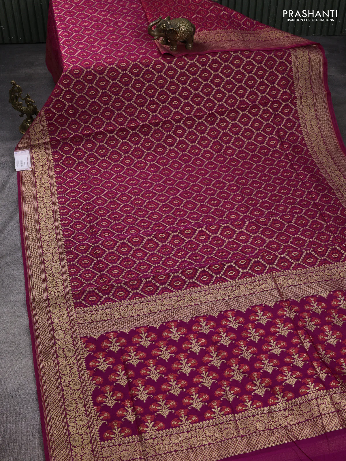 Banarasi silk cotton saree purple with allover thread & zari woven buttas and zari woven border - Image 2