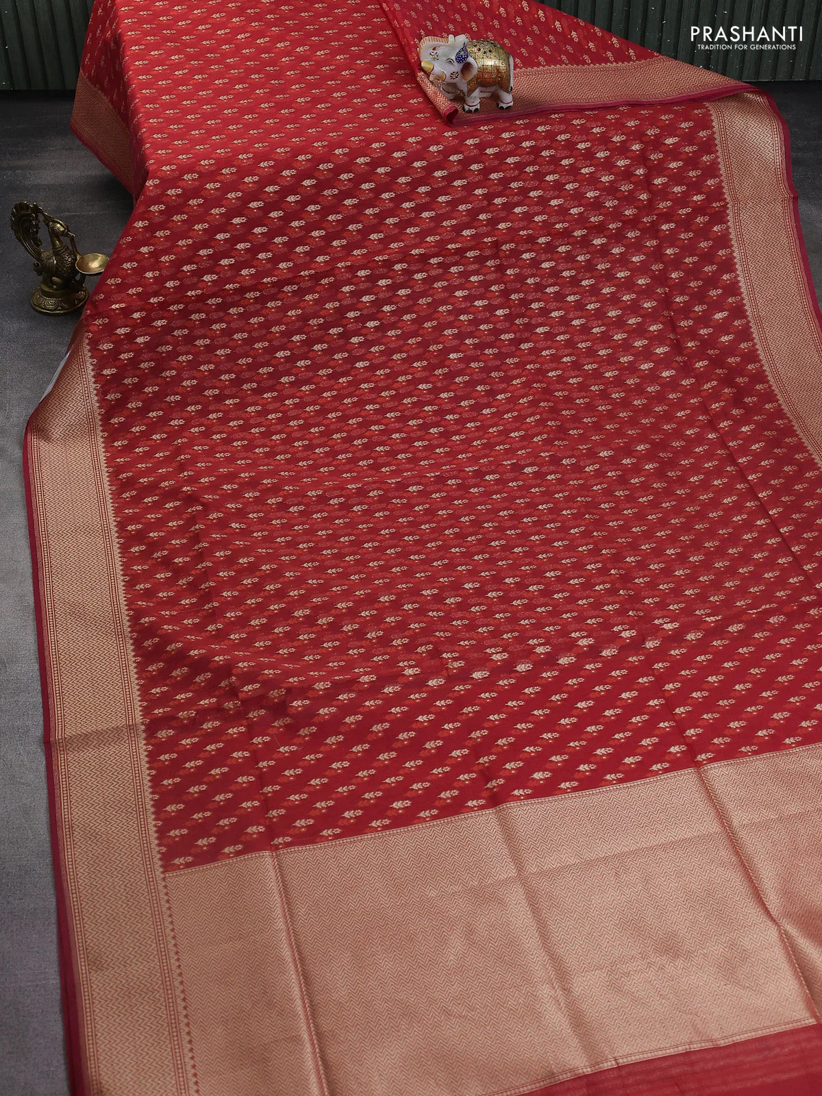Banarasi silk cotton saree red with allover zari weaves and temple zari woven border - Image 2