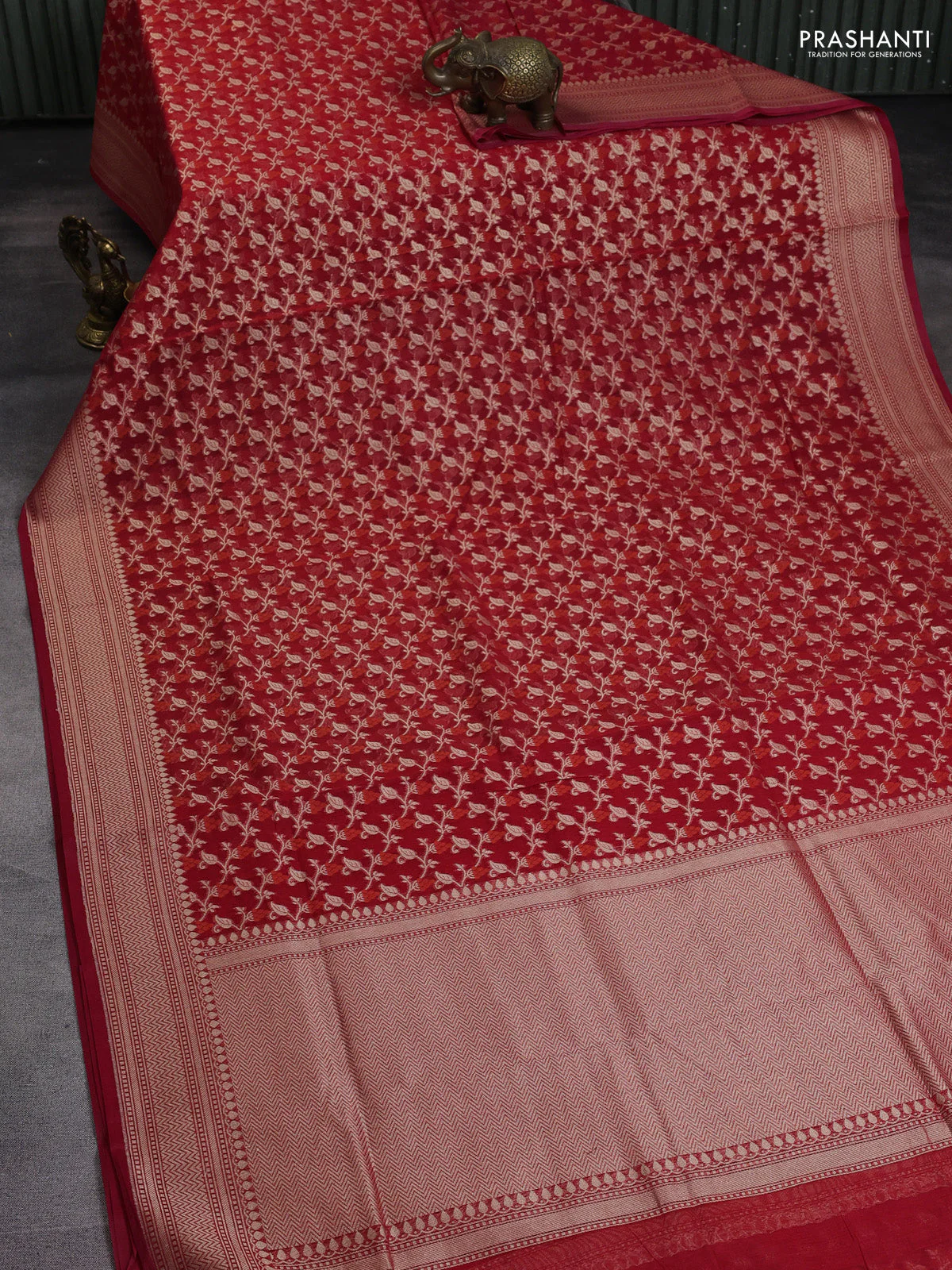Banarasi silk cotton saree red with allover zari weaves and zari woven border - Image 2