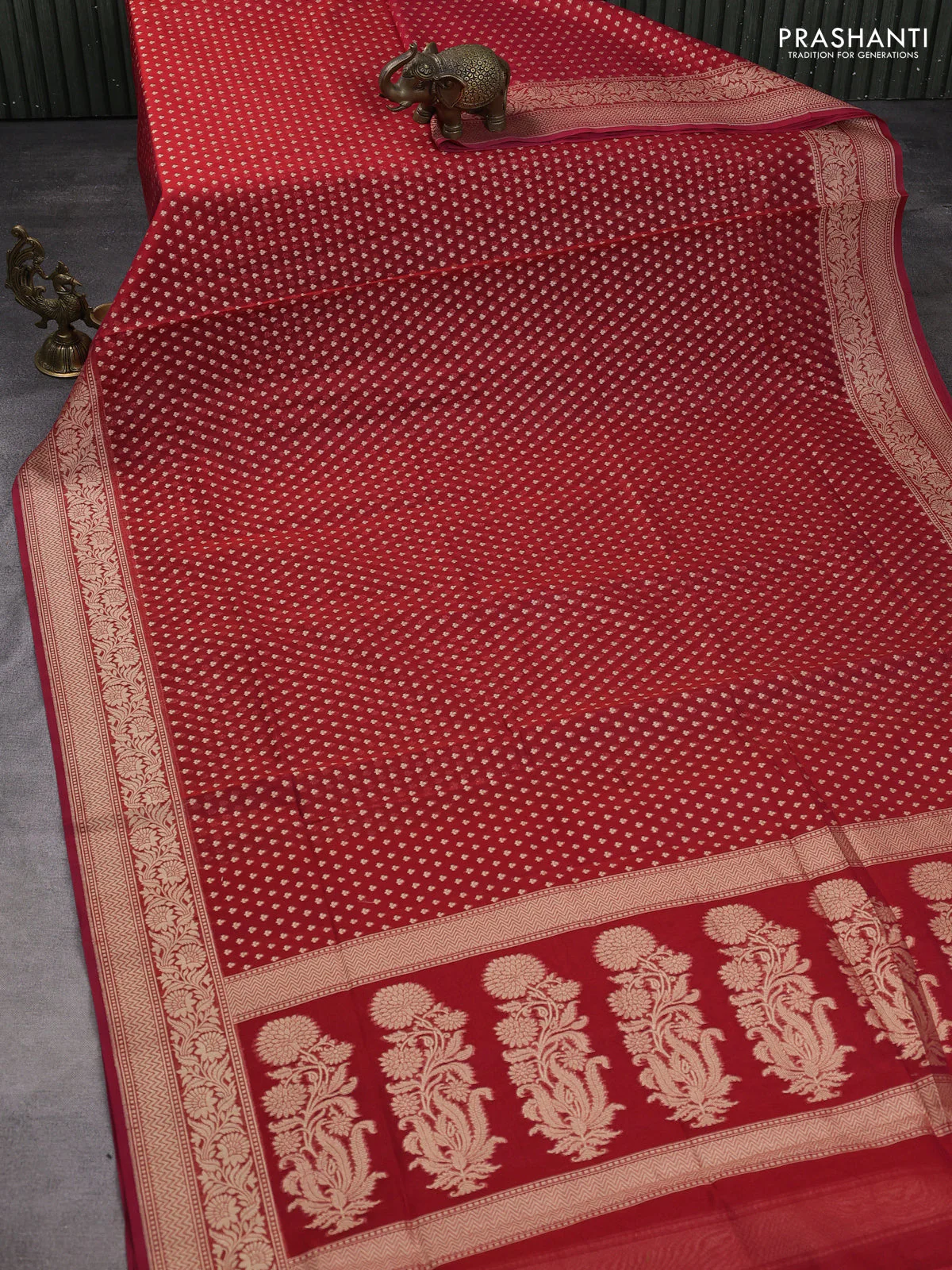 Banarasi silk cotton saree red with allover zari woven buttas and zari woven border - Image 2