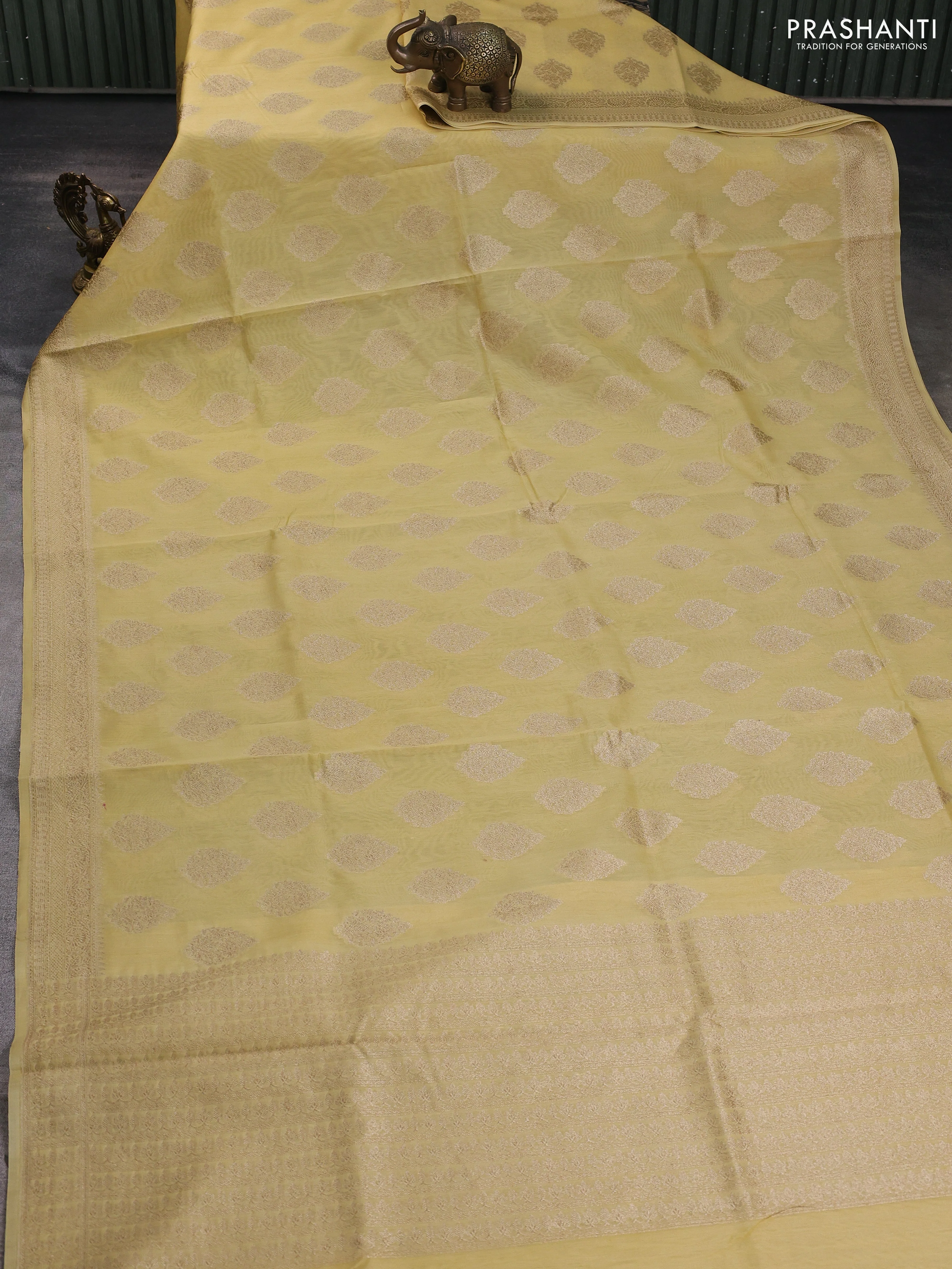 Banarasi silk cotton saree sandal with allover thread & zari woven buttas and woven border - Image 2