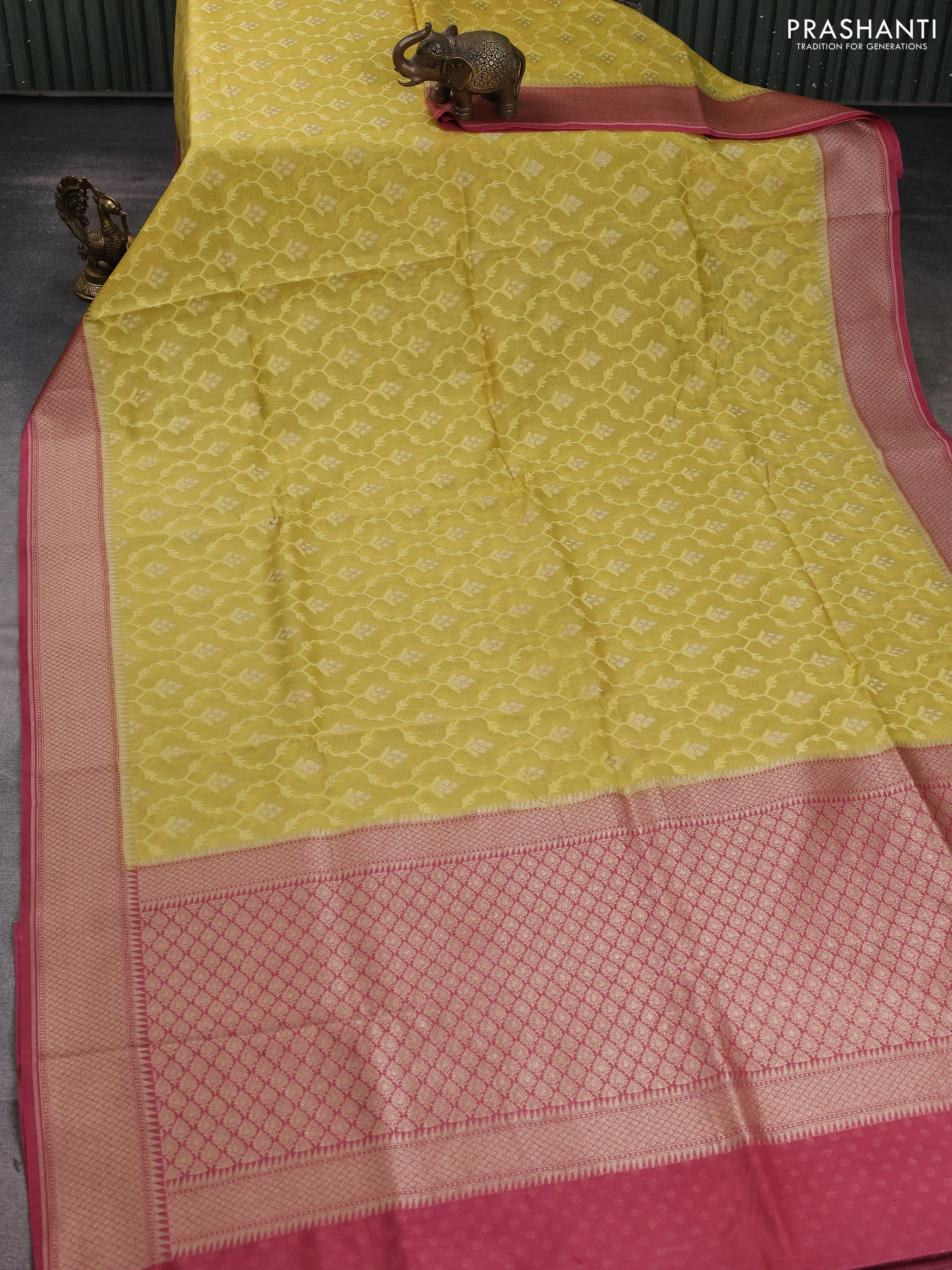 Banarasi silk cotton saree yellow and pink with allover thread weaves & zari woven buttas and zari woven border - Image 2