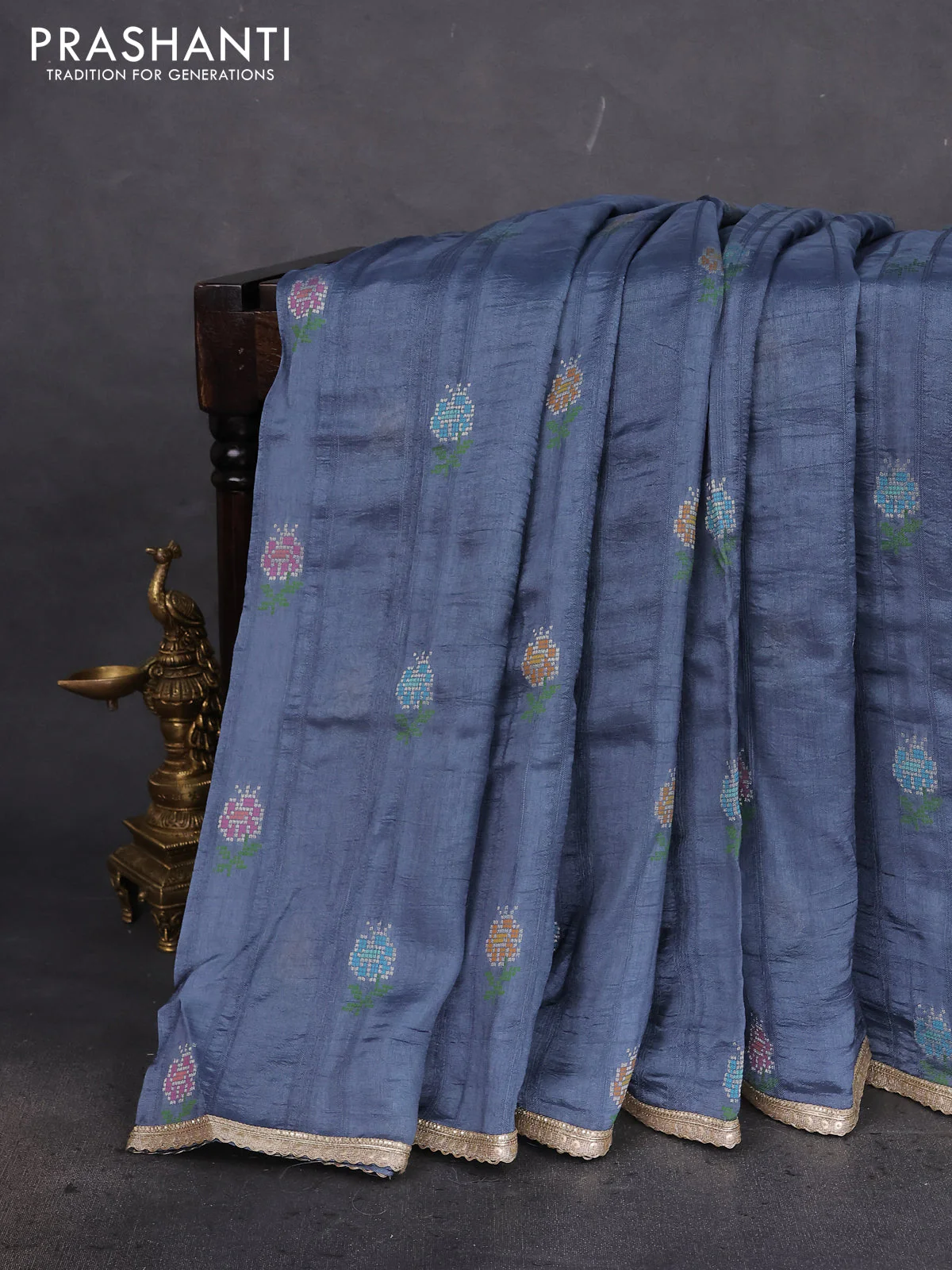 Banarasi silk saree grey with thread & zari woven floral buttas and gotapatti work pallu - Image 2