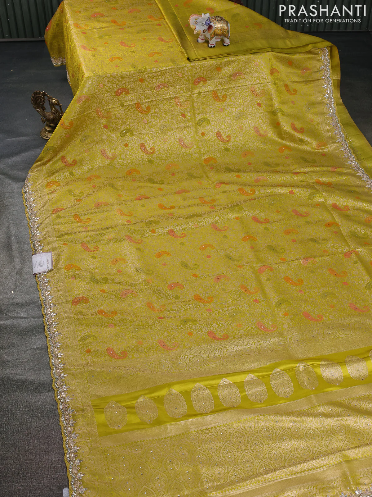Banarasi silk saree lime yellow with allover zari woven brocade weaves and zaridosi gotapatti work border - Image 2